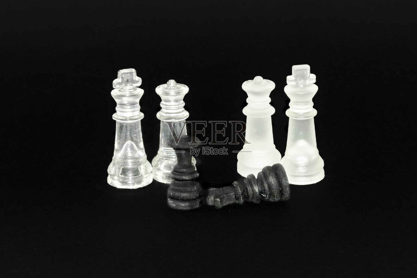 白棋占优势，赢了黑棋照片摄影图片