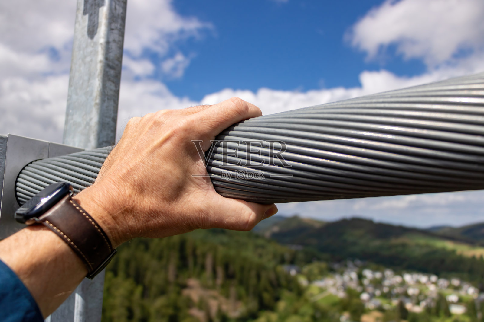 德国威林根的天桥悬索桥照片摄影图片