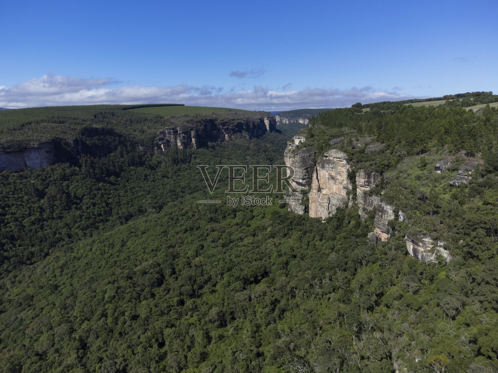 巴西桑吉斯巴拉那州的贾加拉卡图峡谷。照片摄影图片