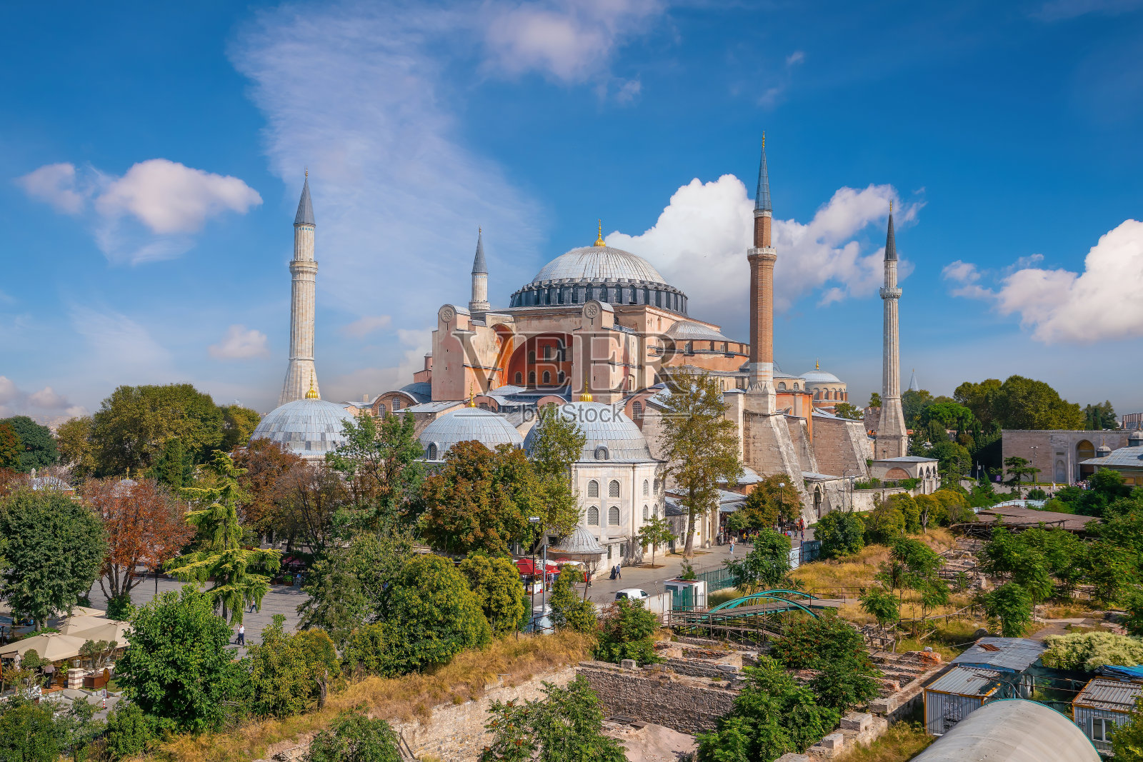 俯瞰土耳其伊斯坦布尔圣索菲亚大教堂的美丽景色照片摄影图片