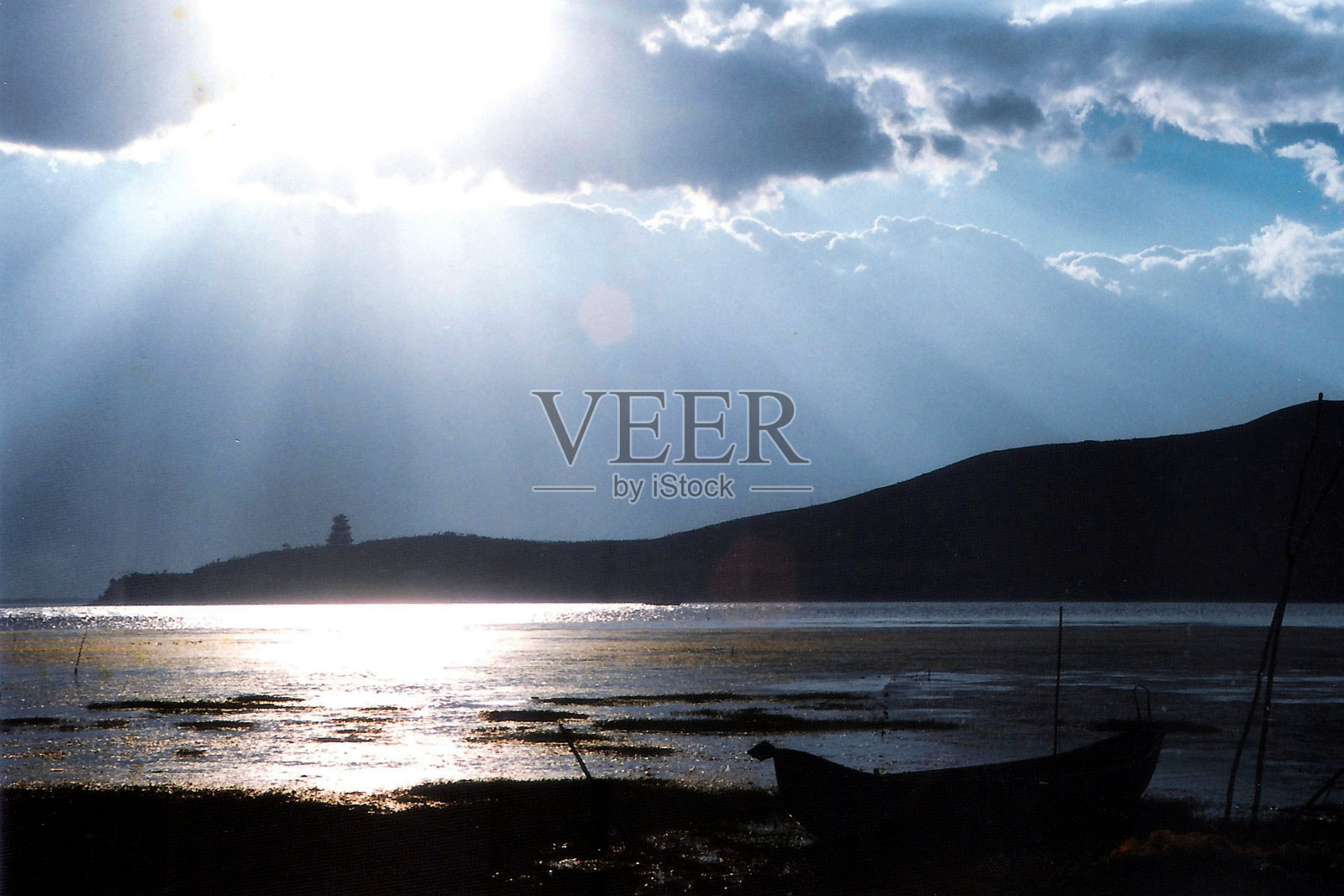 20世纪90年代，大理洱海阳光湖和泊鱼船照片摄影图片