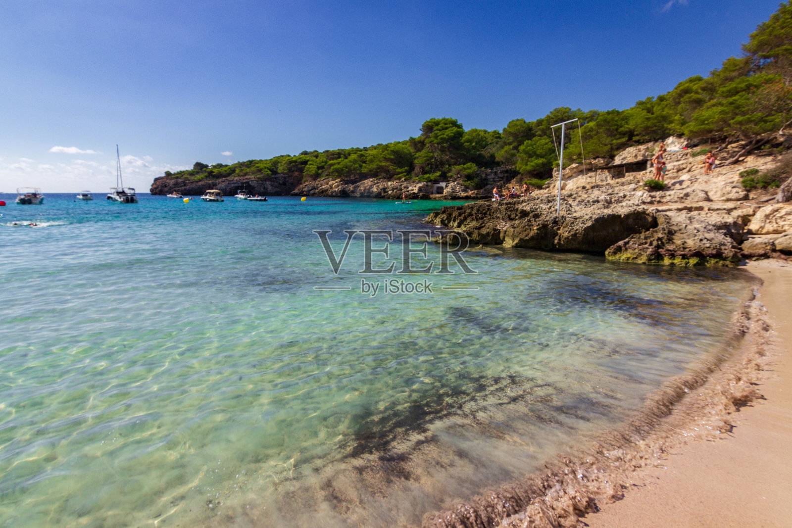 美丽的海滩“Cala en Turqueta”在梅诺卡岛南部(西班牙)照片摄影图片