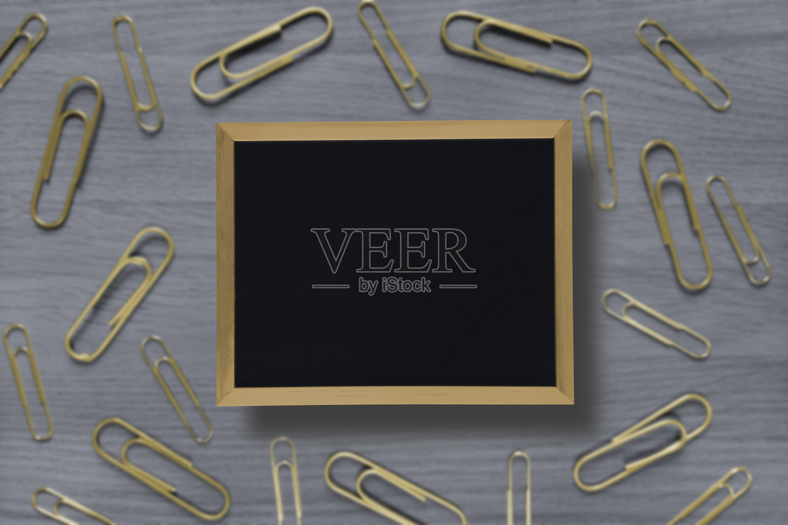 空无一人的黑人学校董事会。副本的空间。前视图。照片摄影图片