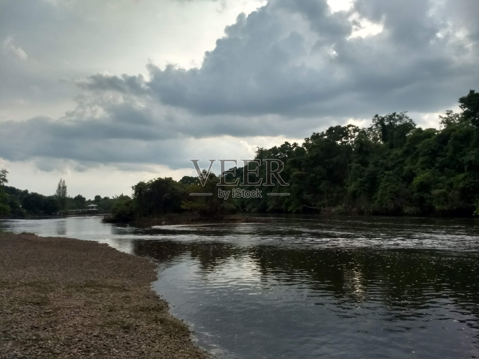 岩石与河流照片摄影图片