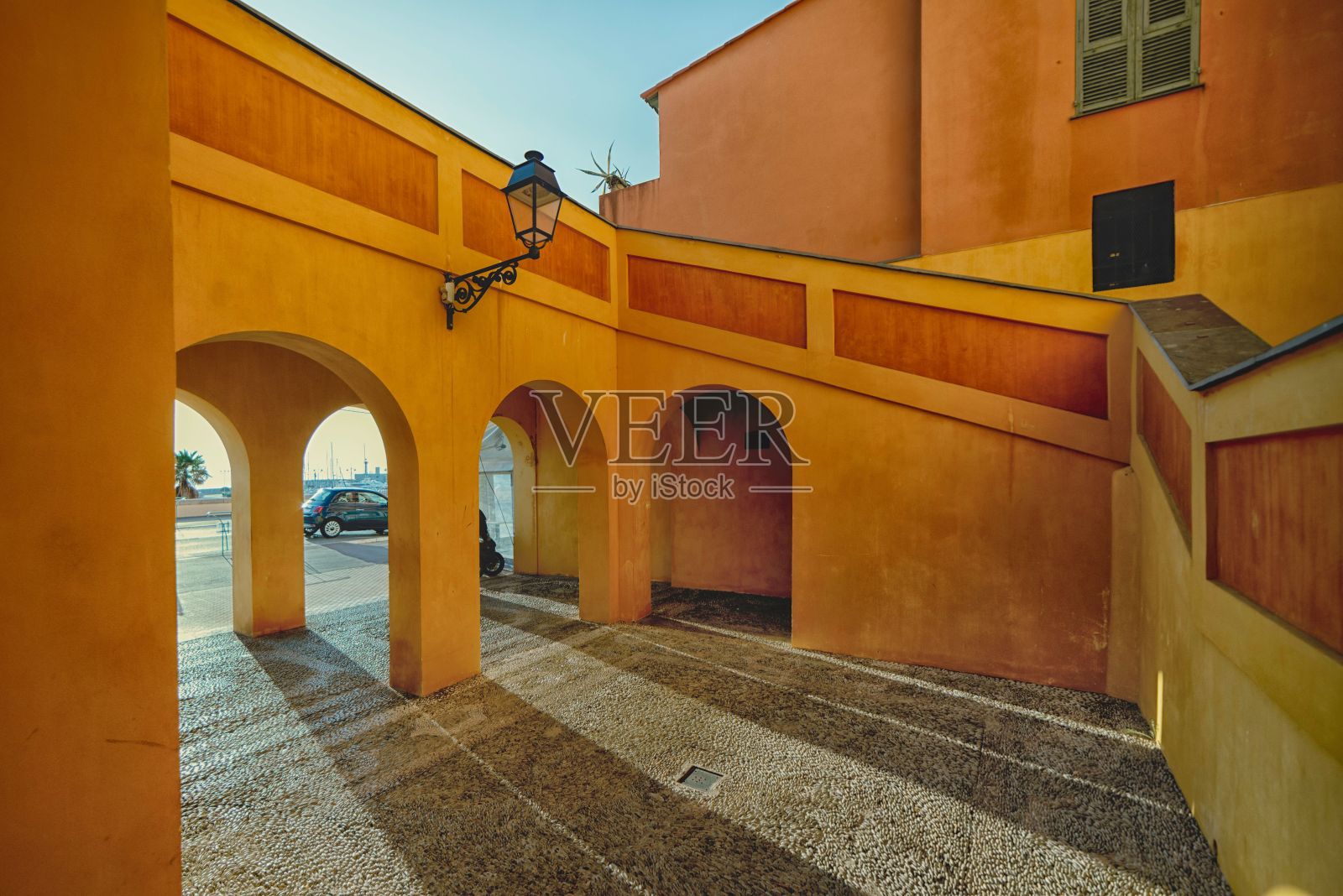 通往明通圣米歇尔大教堂的楼梯照片摄影图片