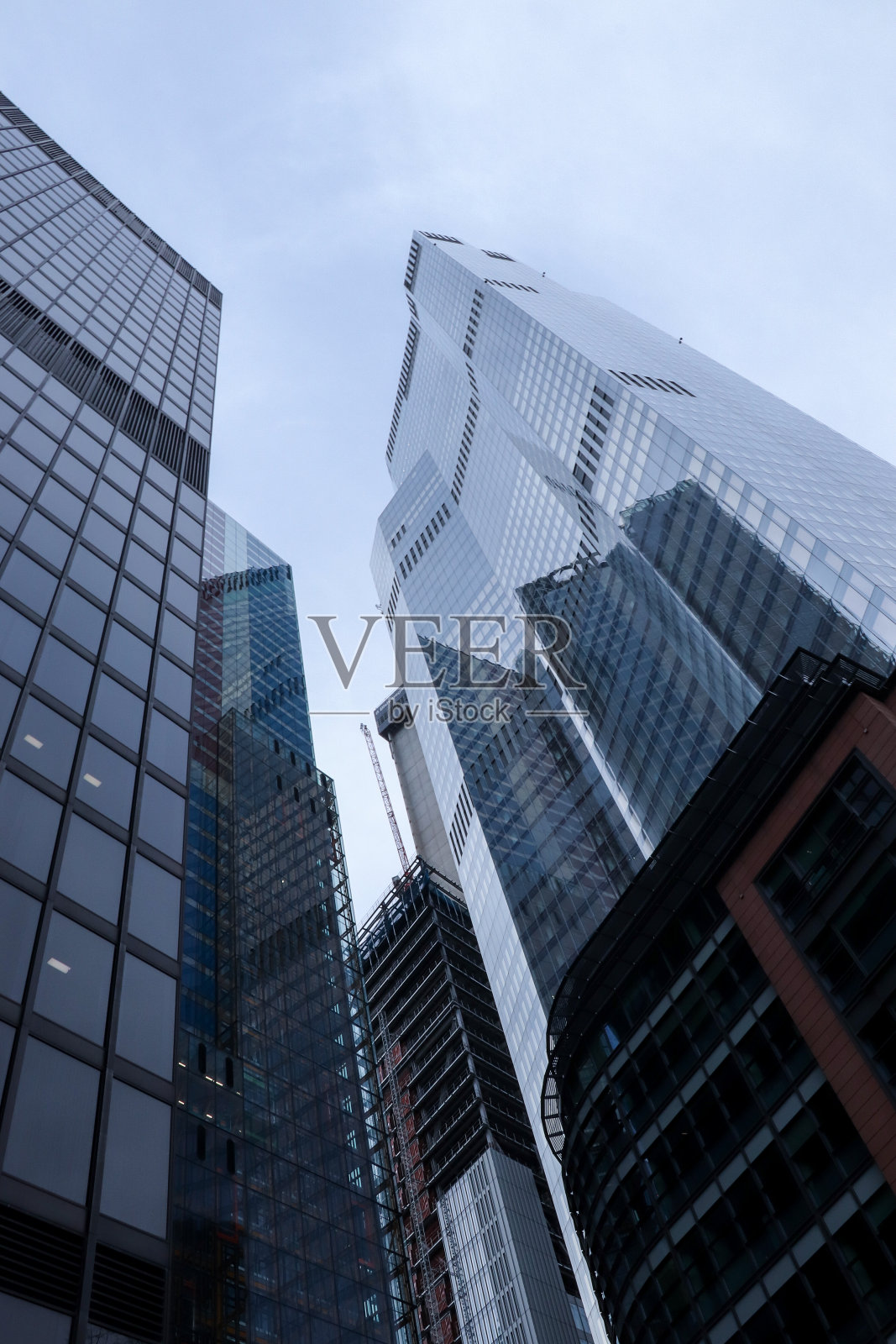 位于英国伦敦市中心的当代商业和金融摩天大楼照片摄影图片