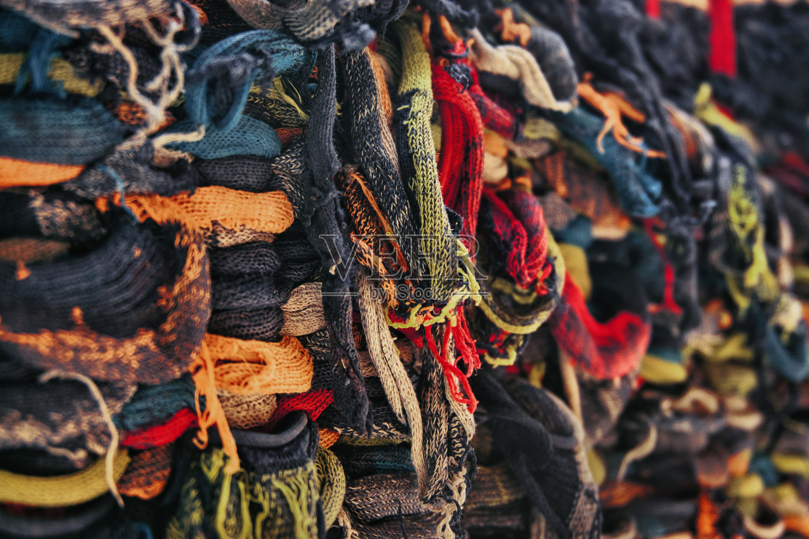 服装厂留下的一堆破布照片摄影图片