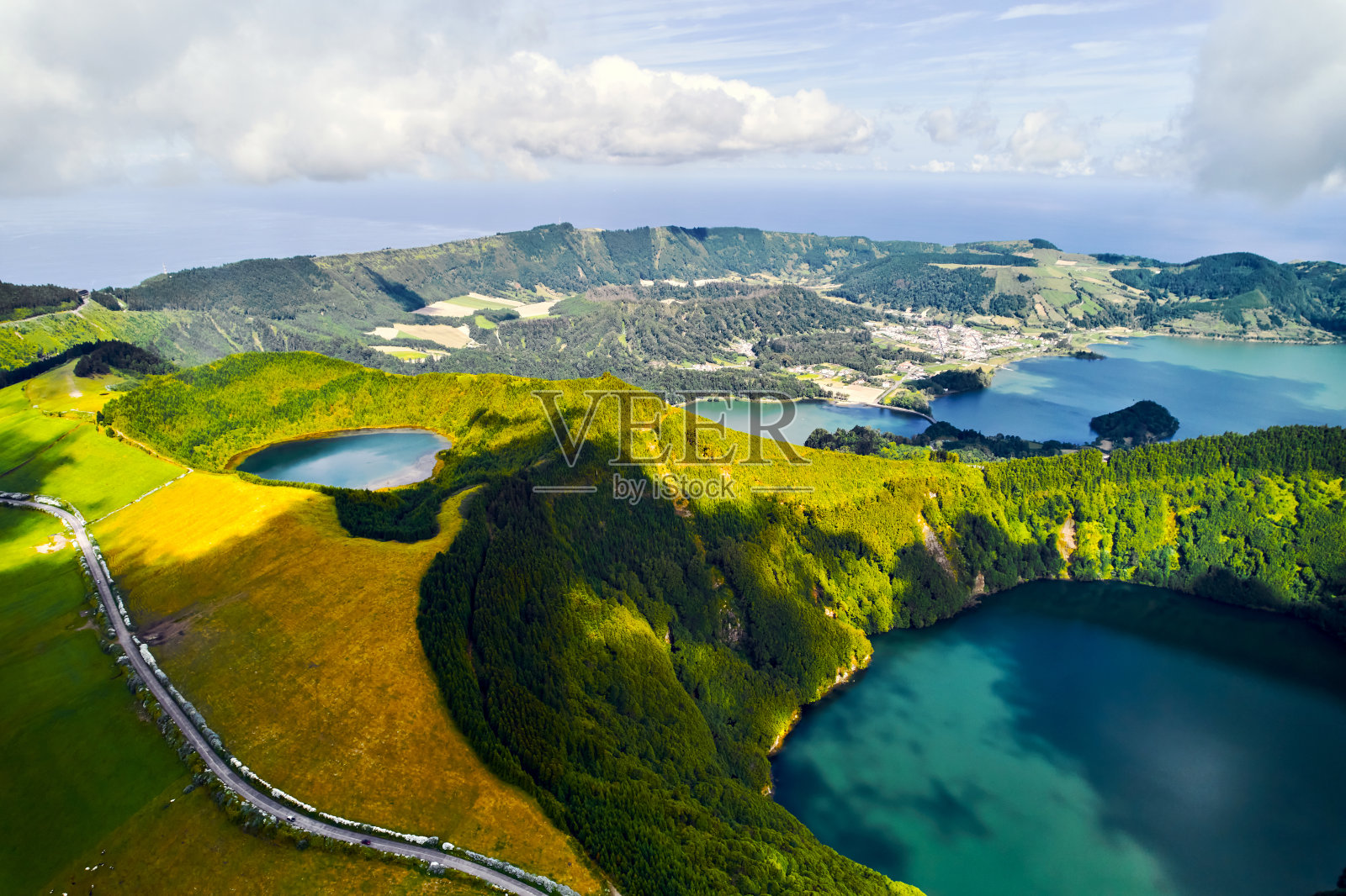 无人机视角下亚速尔群岛美丽的自然风光照片摄影图片