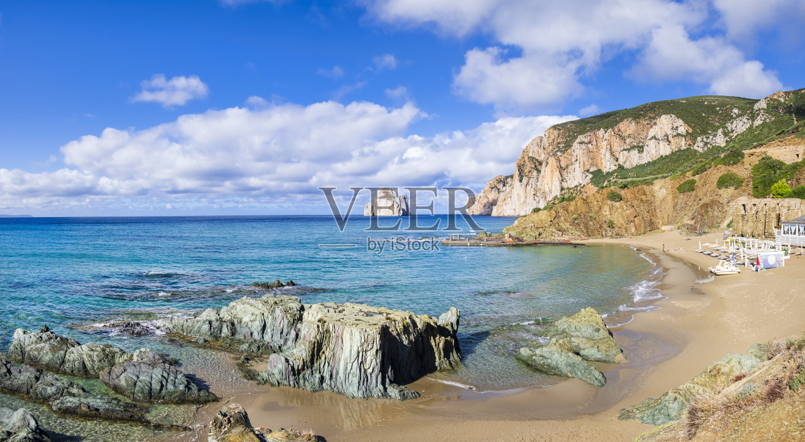 意大利马苏阿海滩的糖面包山照片摄影图片
