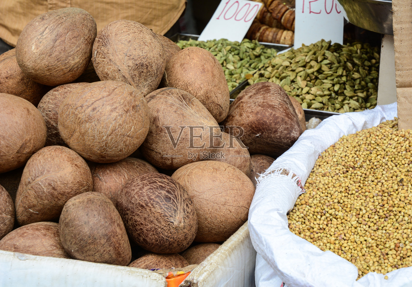 印度集市上出售坚果和干果照片摄影图片