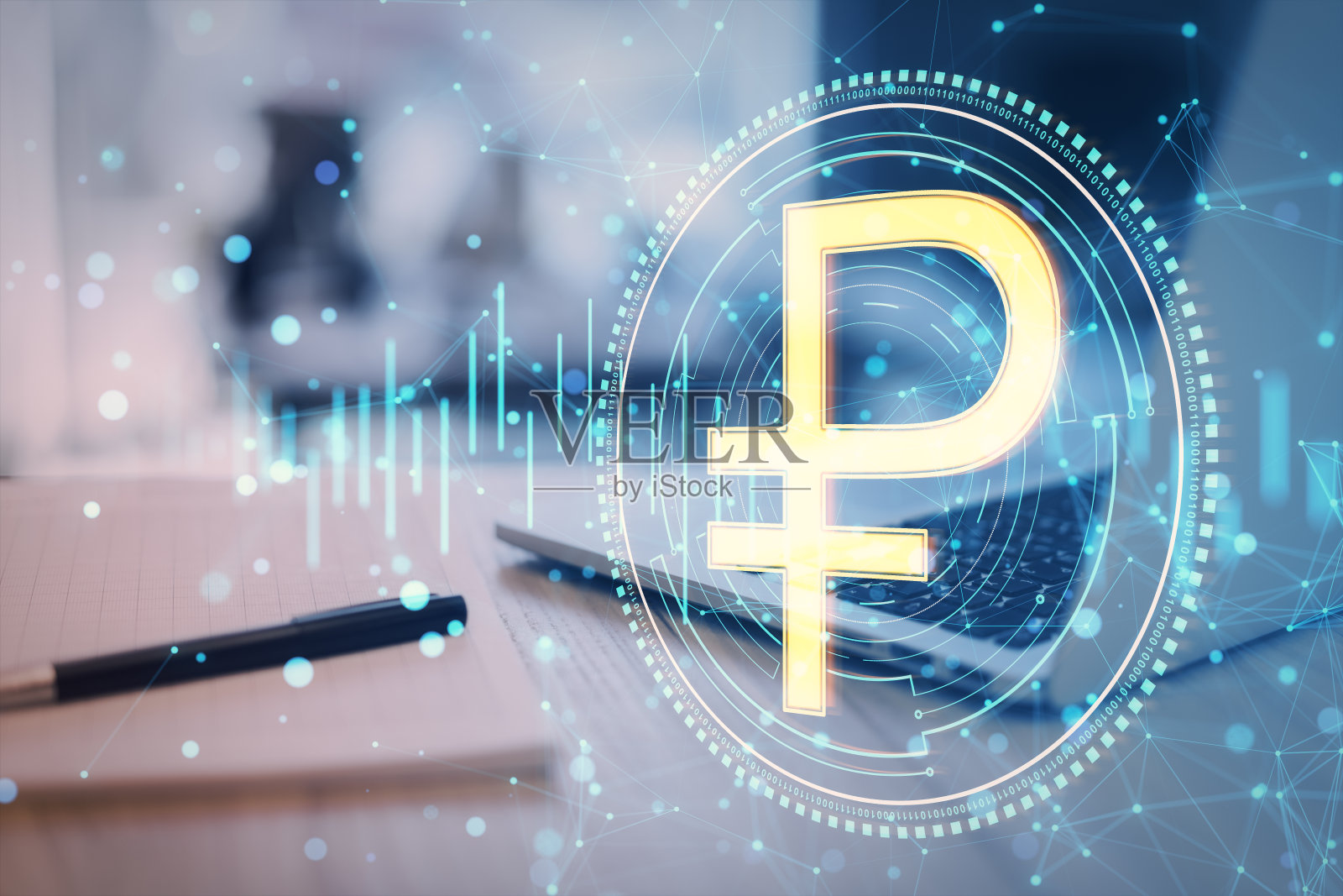 近距离笔记本电脑和用品在桌子上与创意圆形卢布硬币和多边形网格全息图模糊的背景。数字货币与金融概念。双重曝光。照片摄影图片