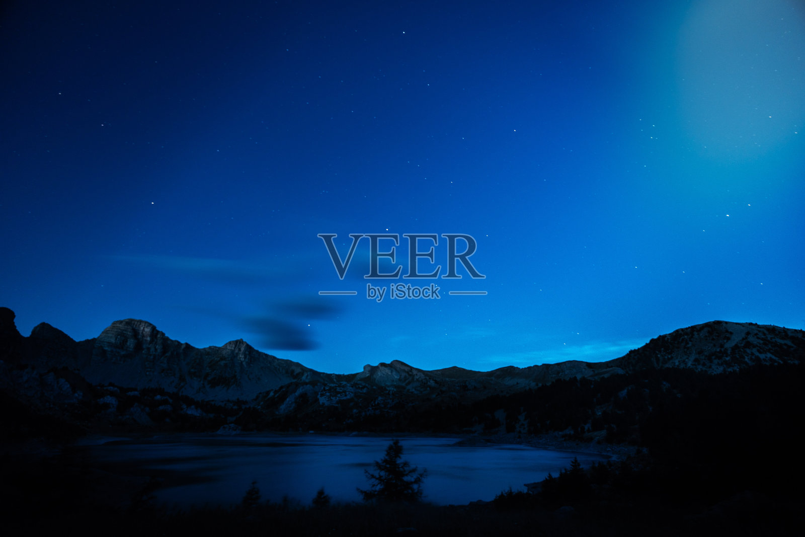 阿尔卑斯山夜空照片摄影图片