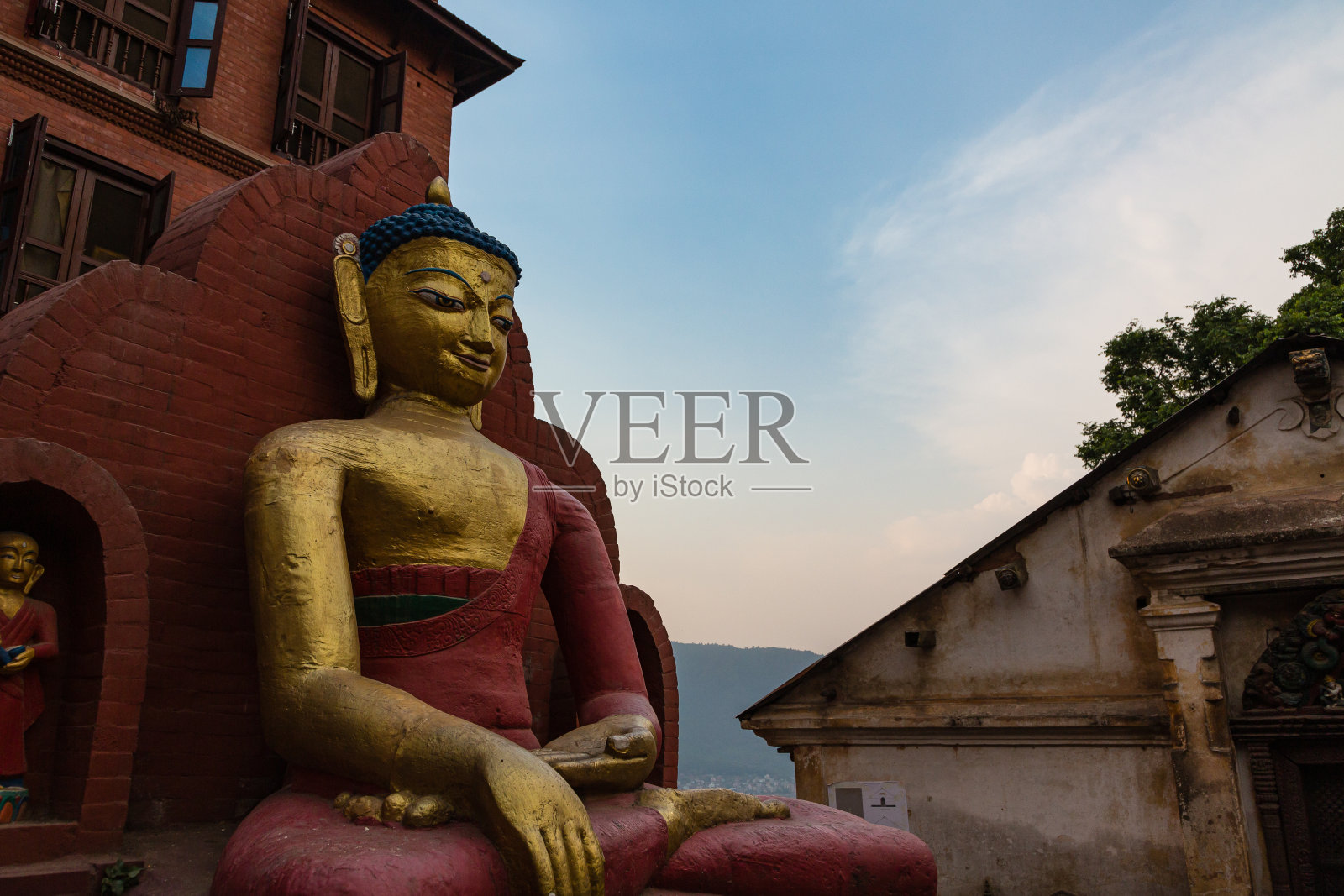 Swayambhunath寺，也被称为尼泊尔加德满都的猴子寺照片摄影图片