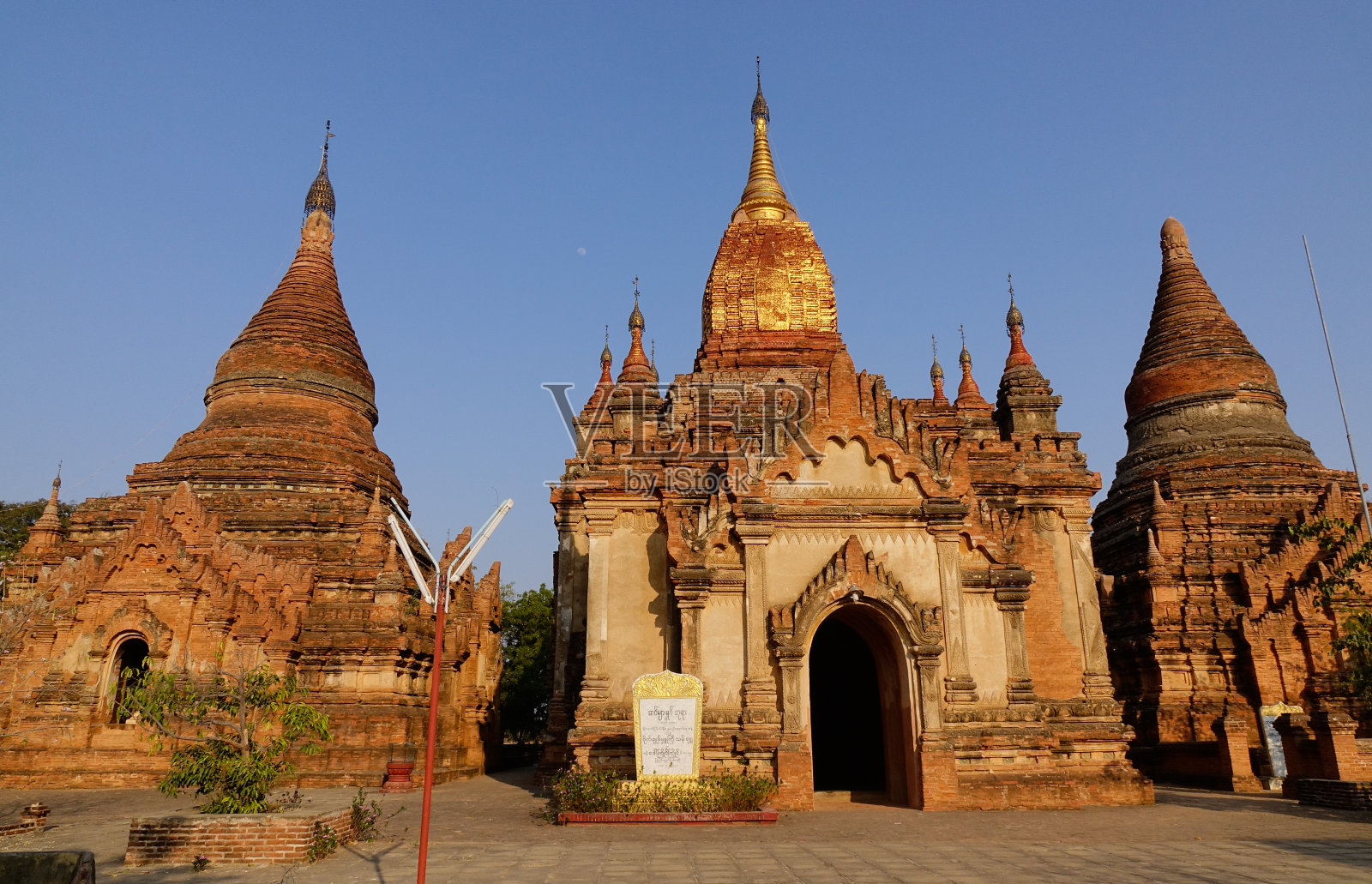 缅甸蒲甘的佛教寺庙照片摄影图片