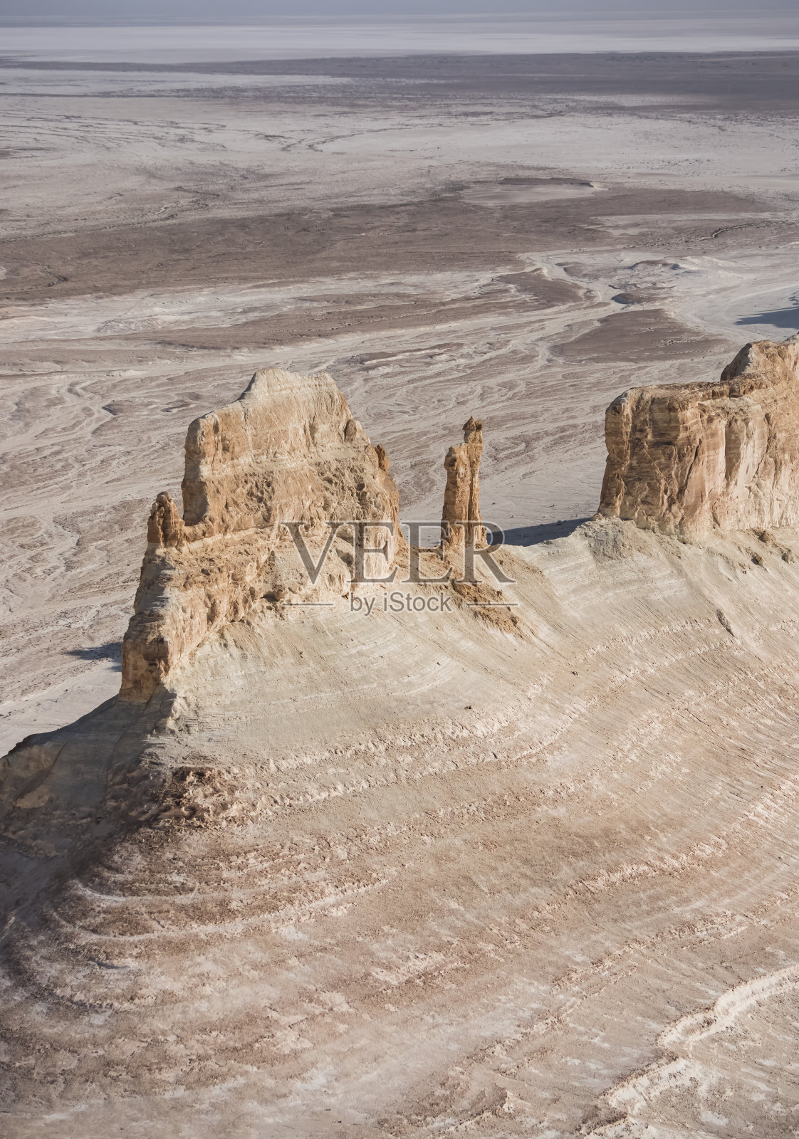哈萨克斯坦草原石灰岩和白垩斜坡山脊全景图照片摄影图片