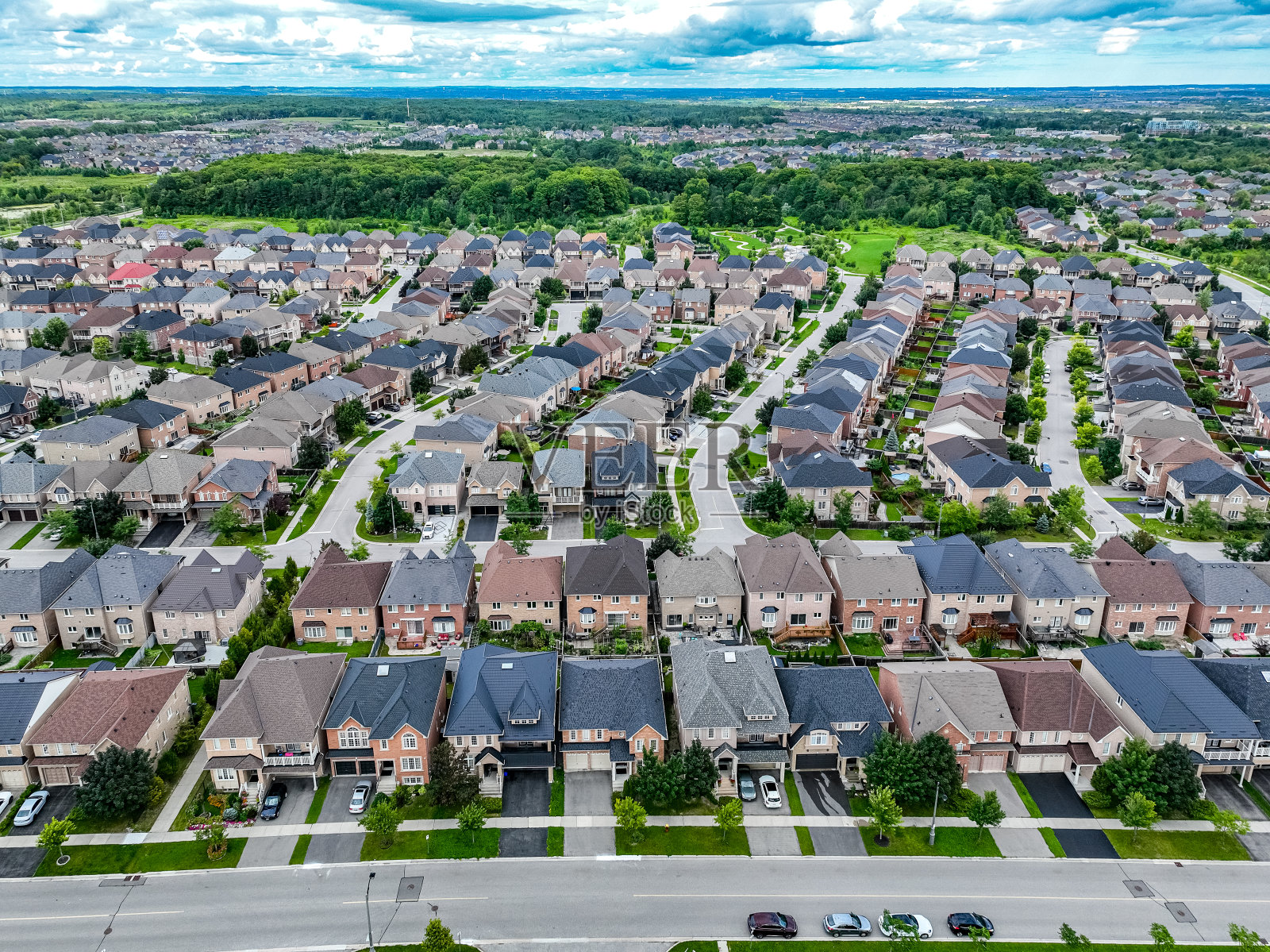 塔山和威廉尼尔社区公园在巴瑟斯特街和国王沃恩路，列治文山，加拿大照片摄影图片