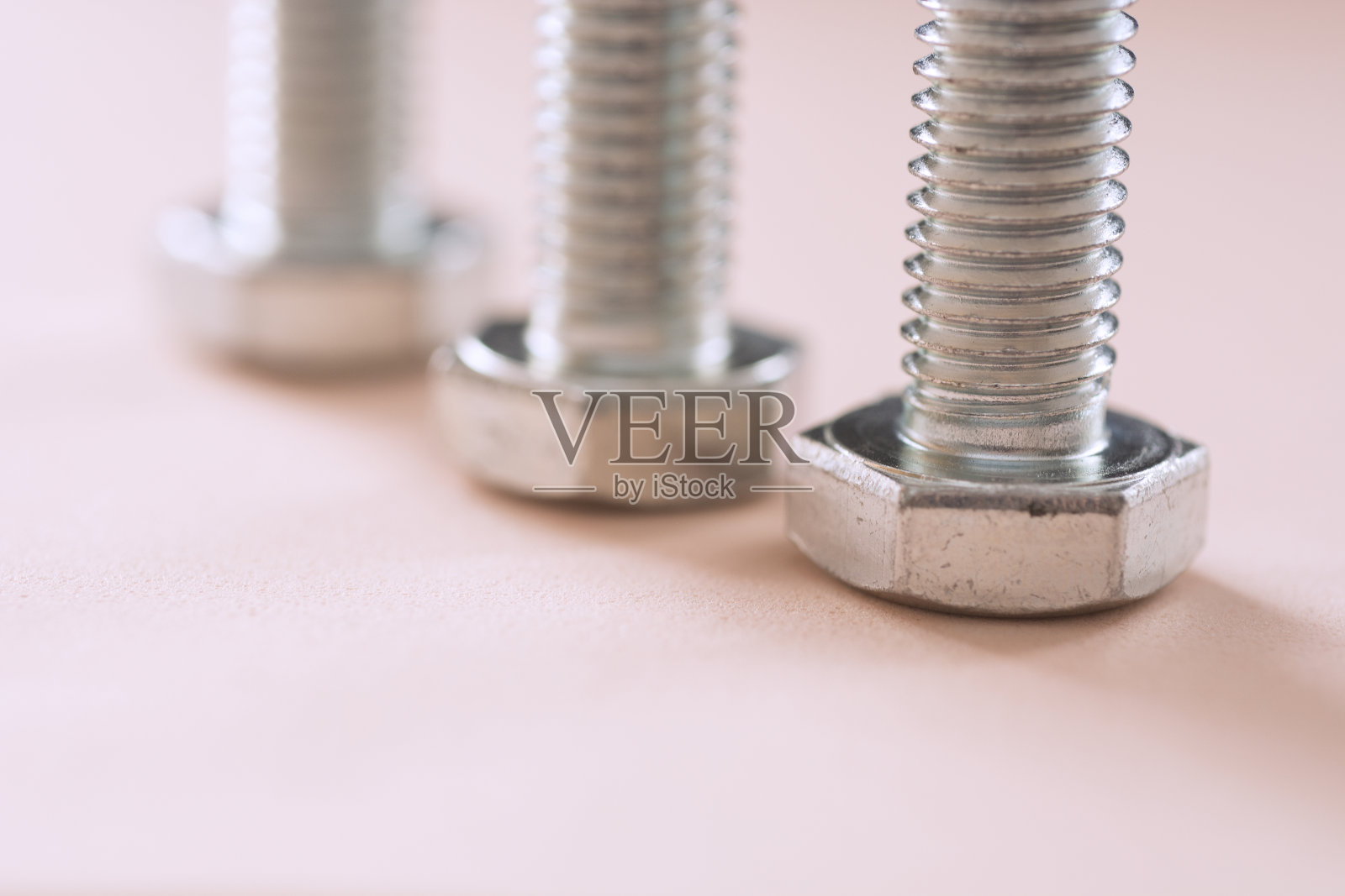 三个螺栓照片摄影图片