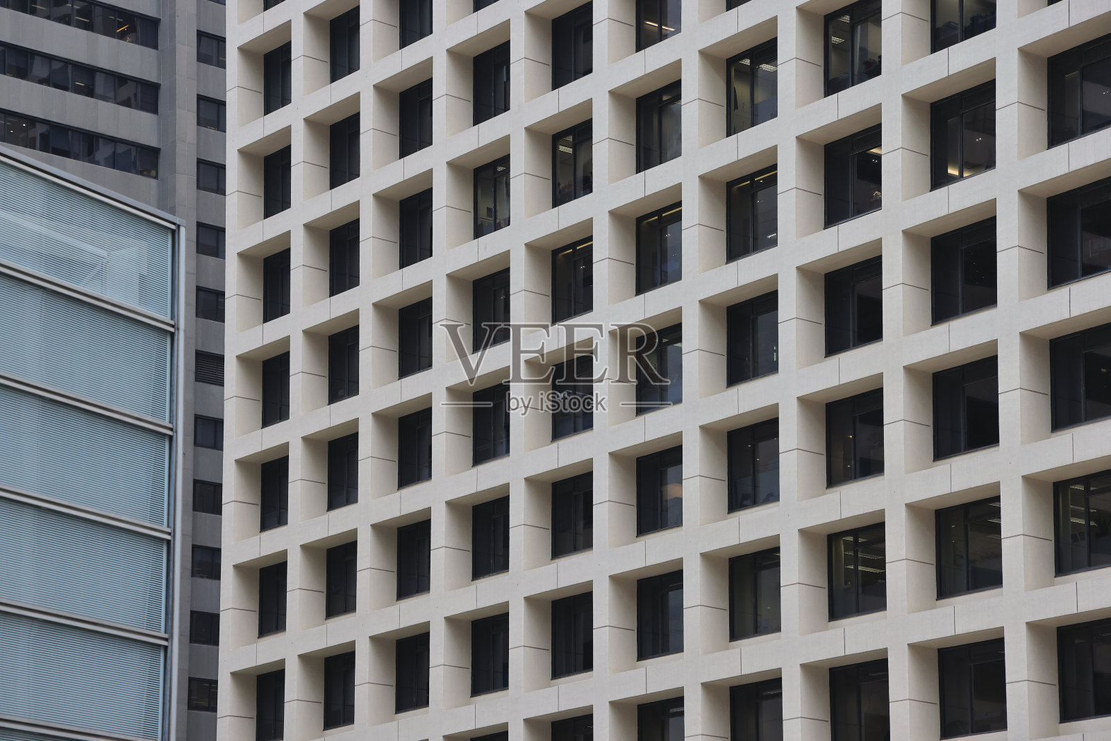 2021年8月13日，香港办公大楼拔地而起照片摄影图片