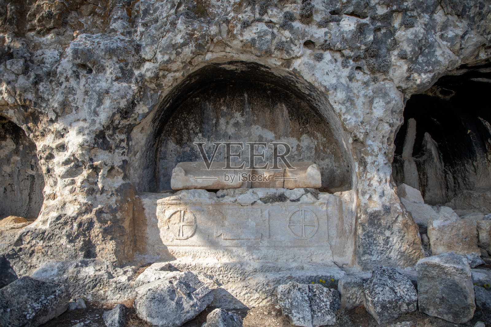 土耳其梅尔辛历史悠久的阿拉汉修道院。照片摄影图片