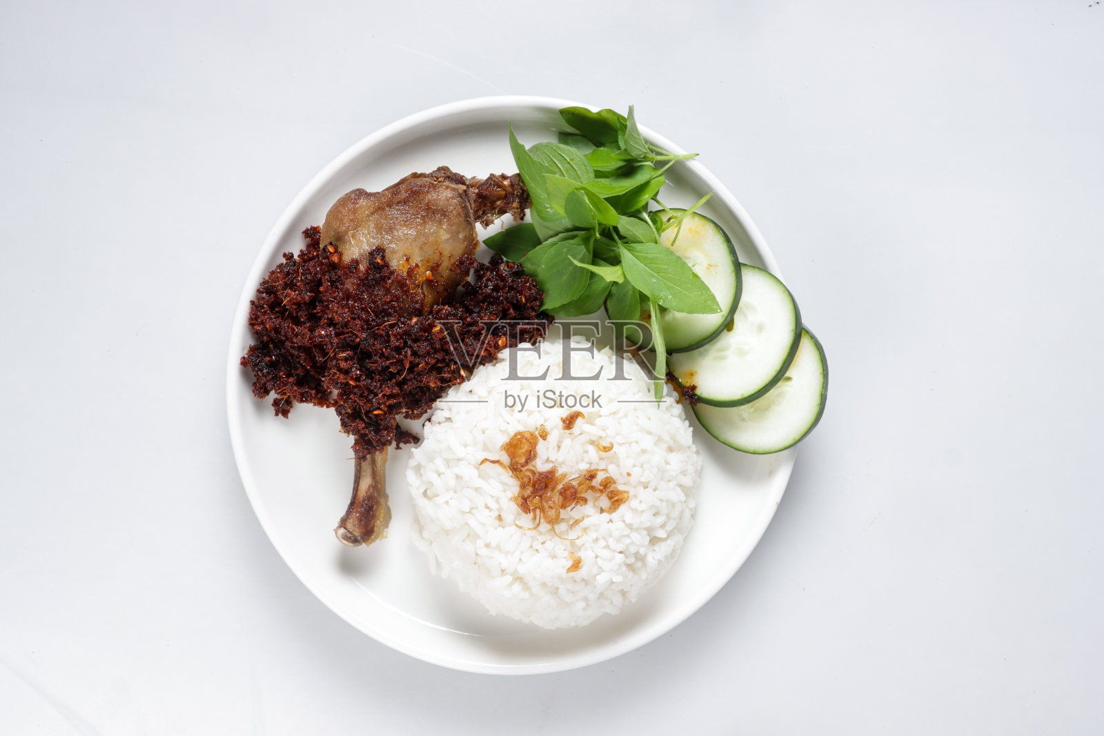Bebek Hitam或Bebek Sinjay, Bebek是鸭子，一种来自印度尼西亚马杜拉的著名食物。照片摄影图片