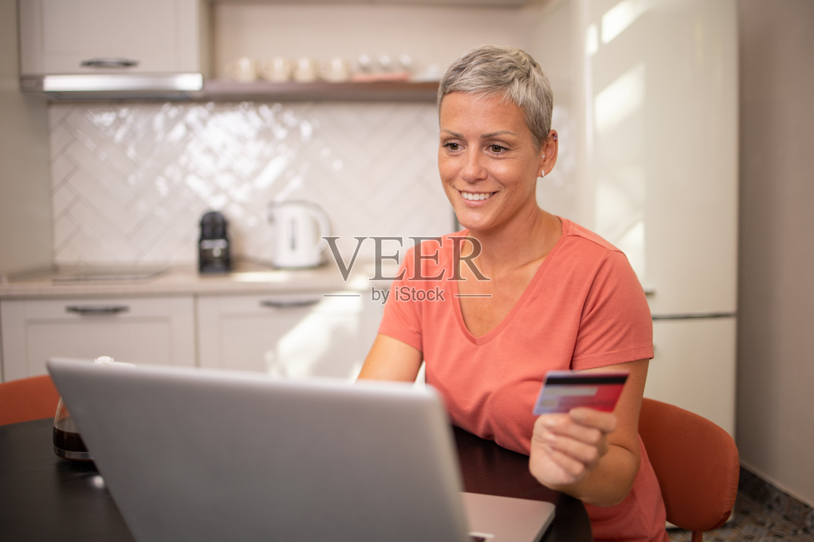 网上购物照片摄影图片