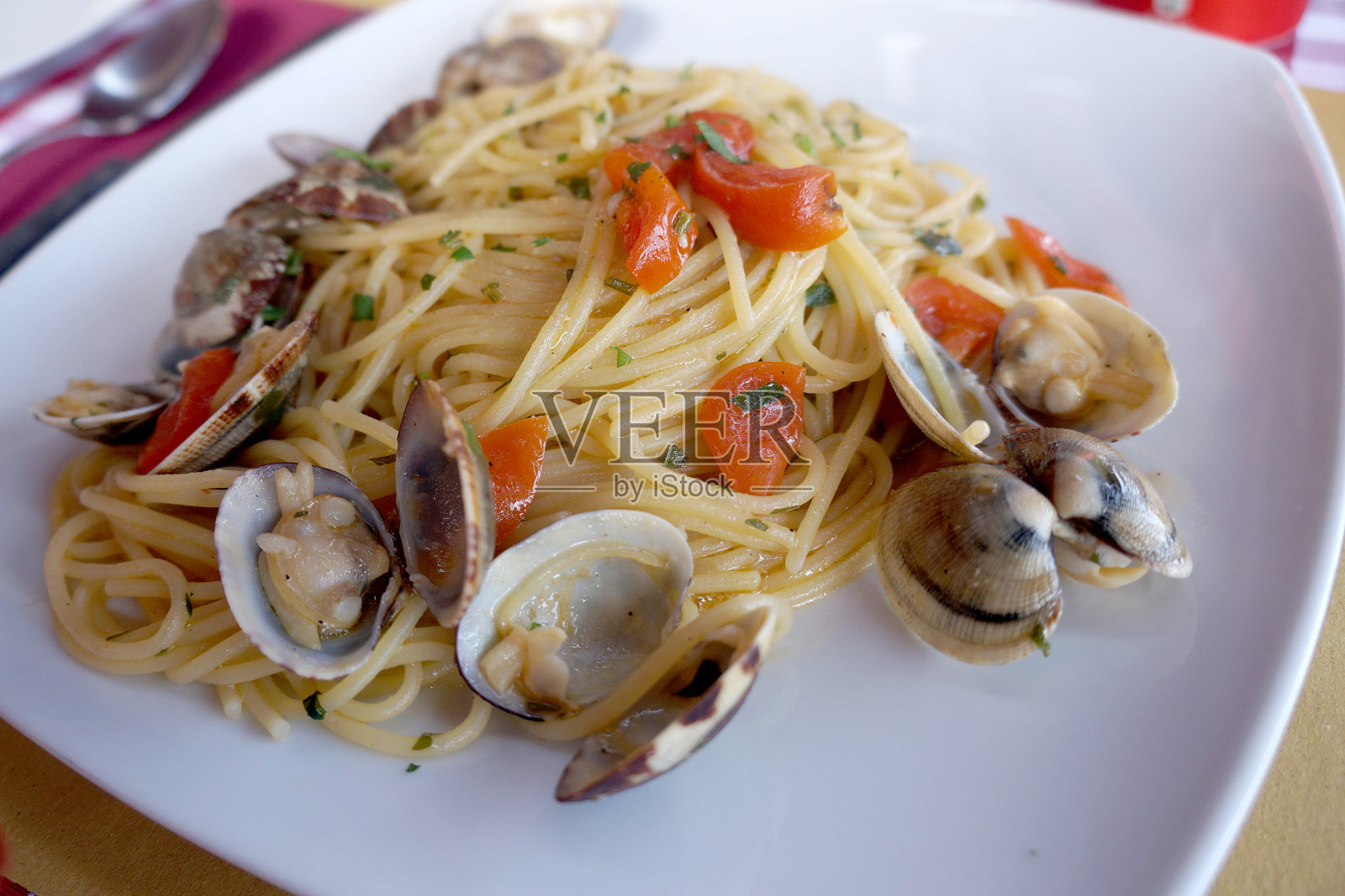 蛤蜊意面。海鲜蛤蜊意面。照片摄影图片