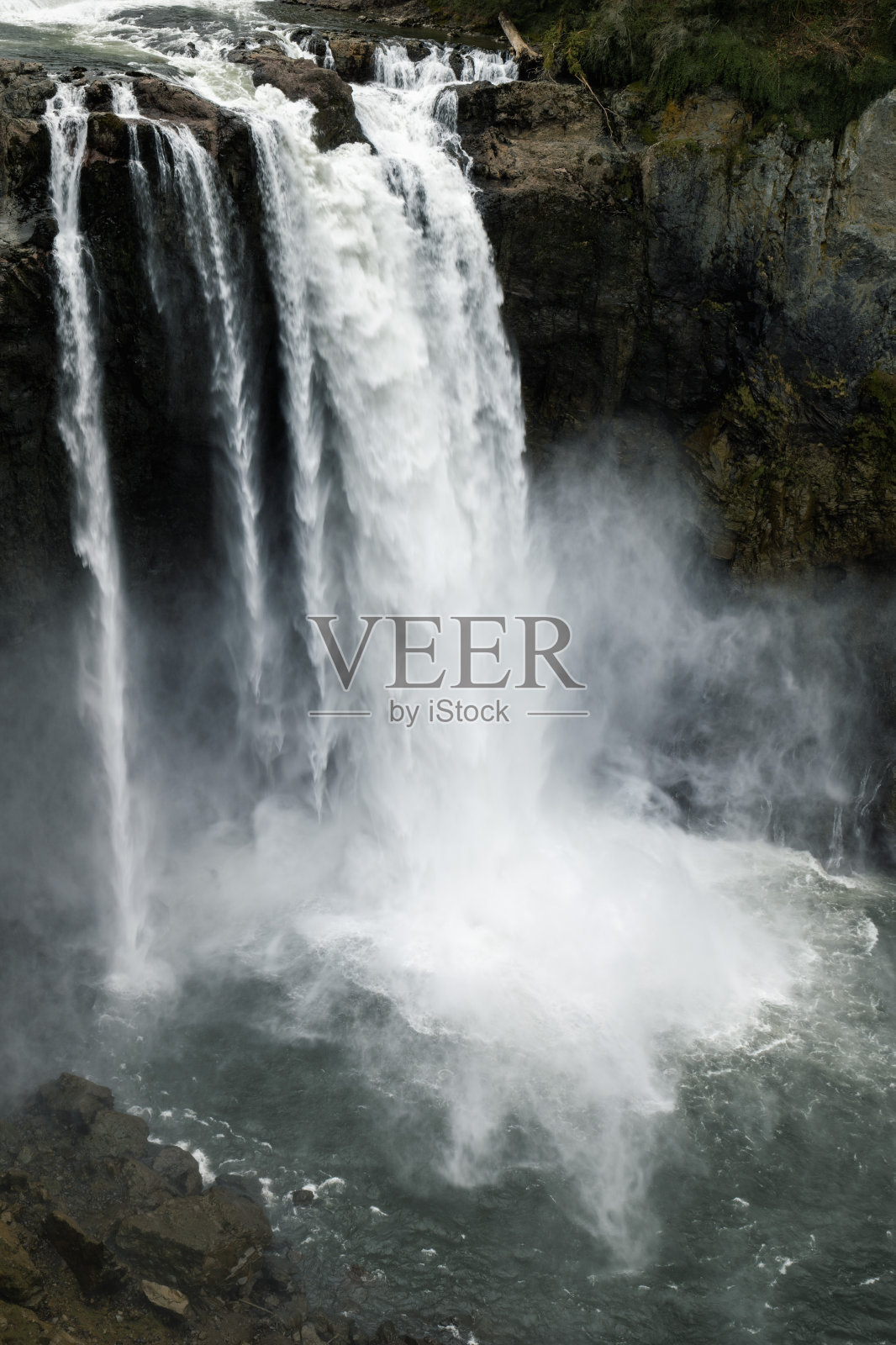 斯诺夸尔米瀑布的长时间曝光照片摄影图片