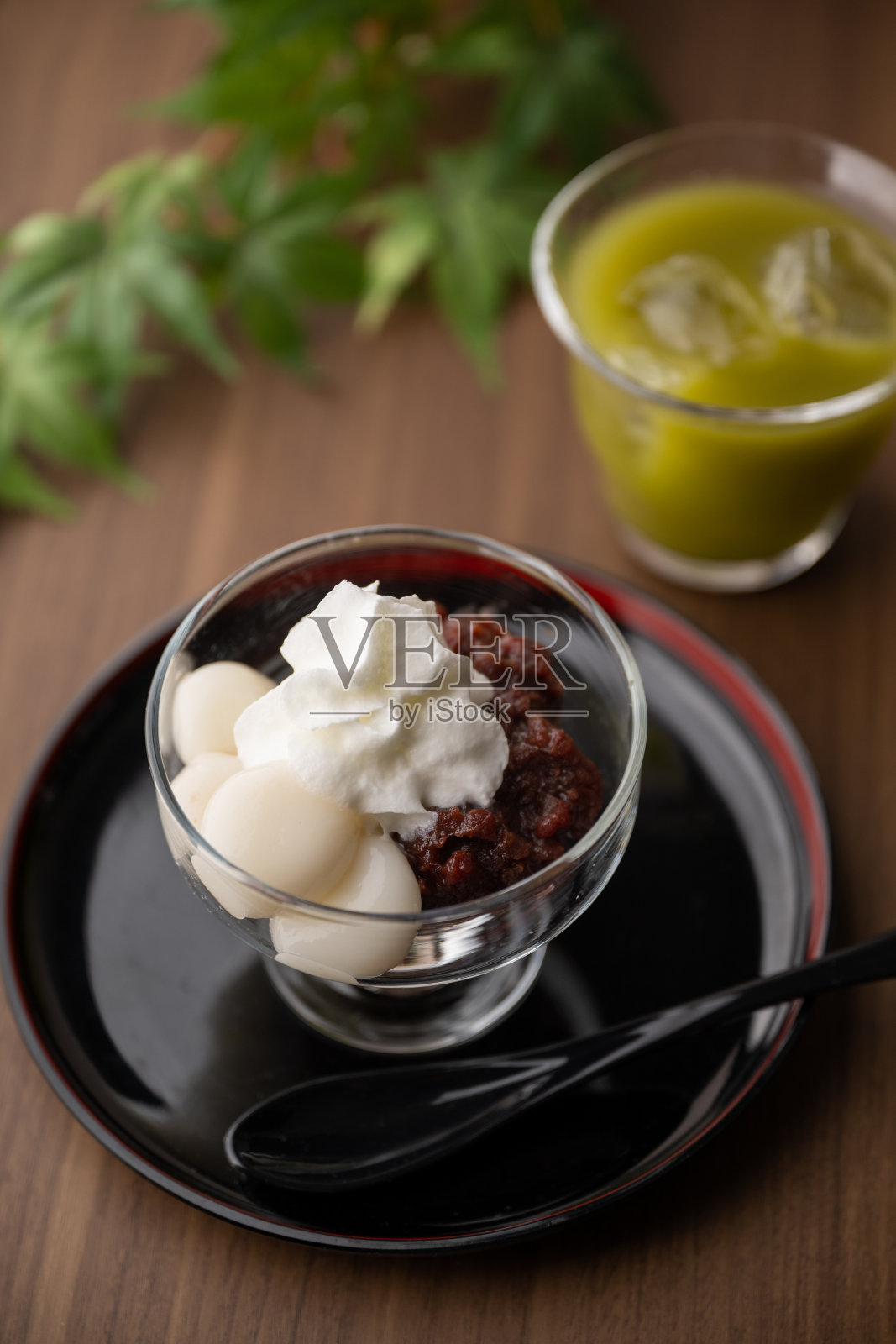 奶油白卷禅仔，日本传统甜点照片摄影图片