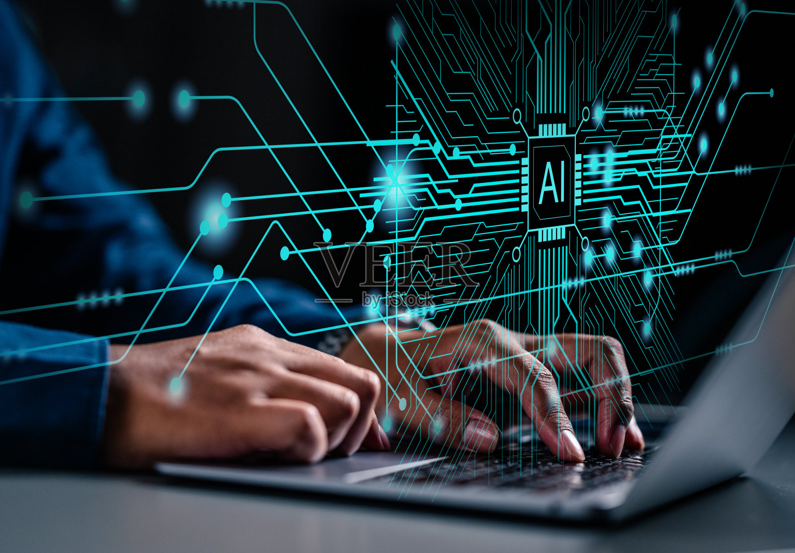 商人在笔记本电脑上打字与AI技术芯片组HUD显示和未来的数字通信照片摄影图片