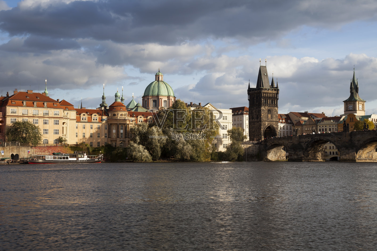 查理大桥，布拉格，捷克共和国，欧洲照片摄影图片