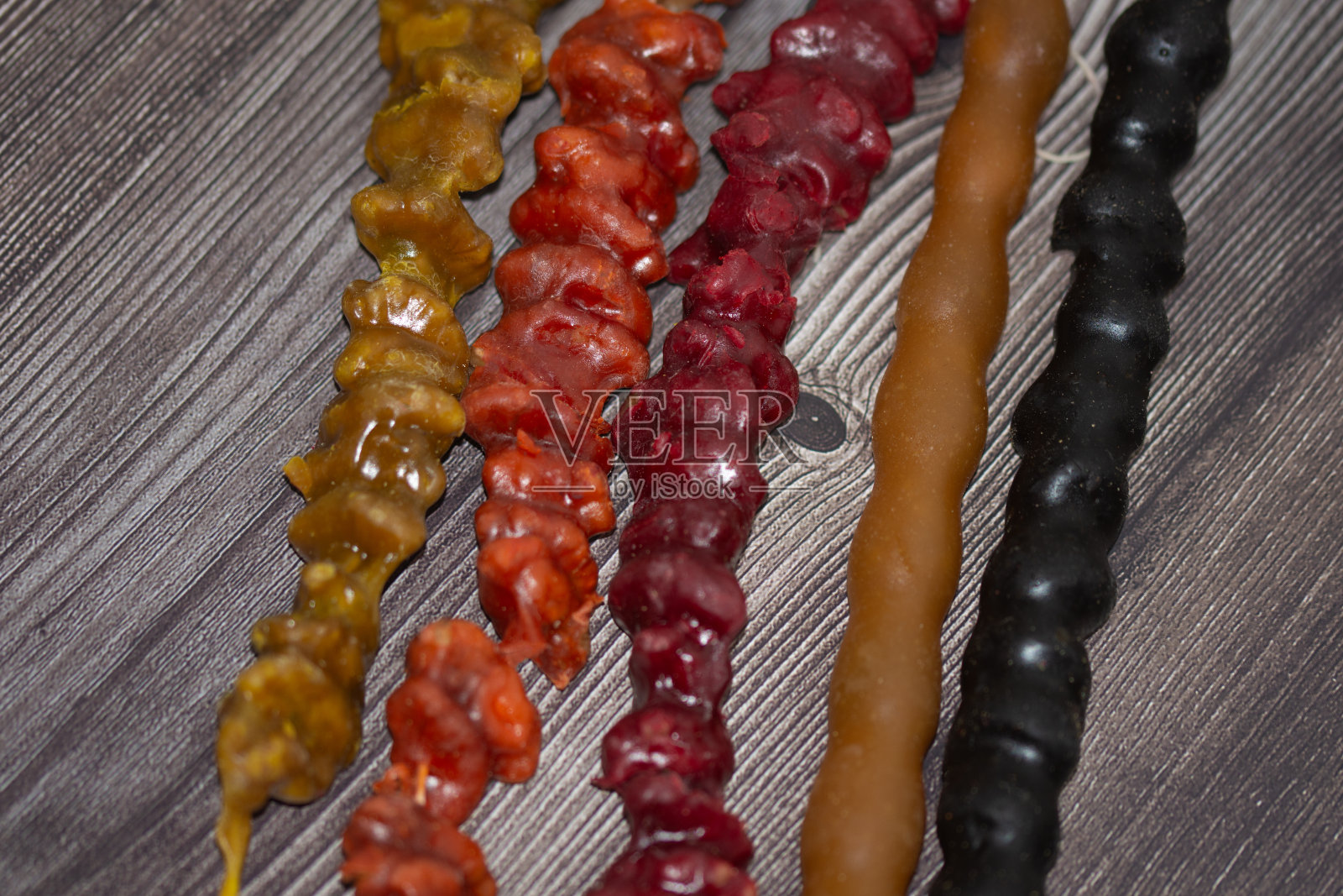 格鲁吉亚的浆果、水果和坚果制成的糖果照片摄影图片