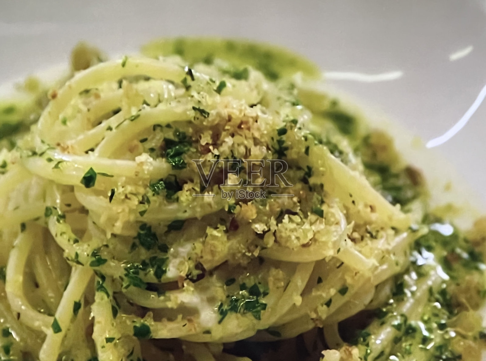 蒜、油和辣椒意大利面照片摄影图片