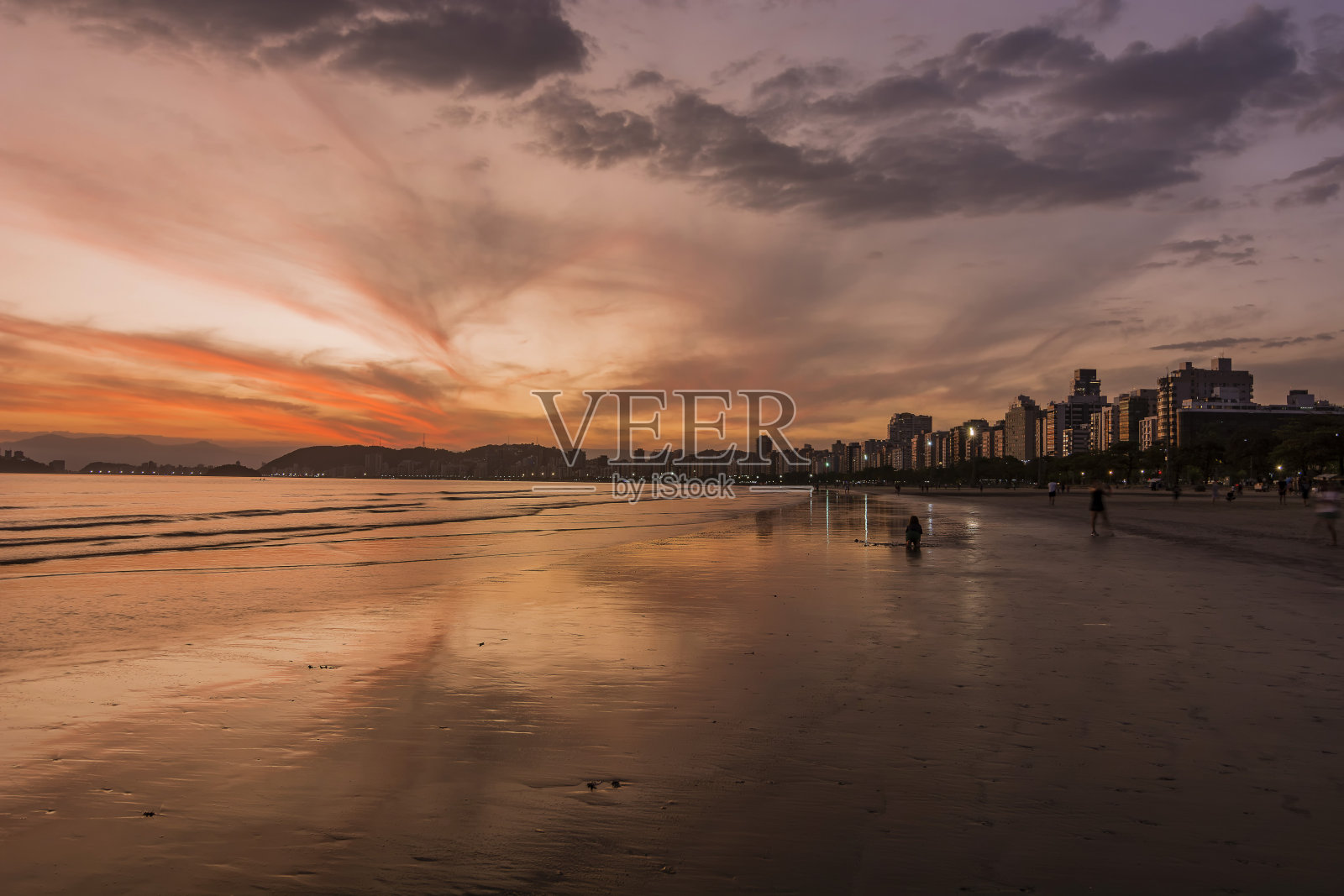 巴西桑托斯市海滨日落照片摄影图片