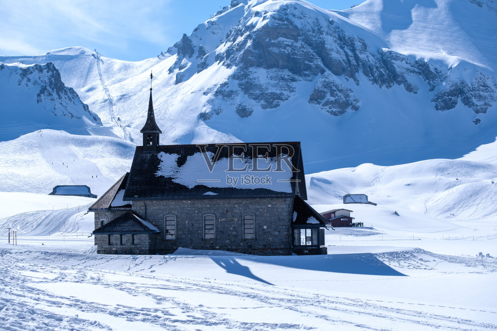 山中的教堂照片摄影图片