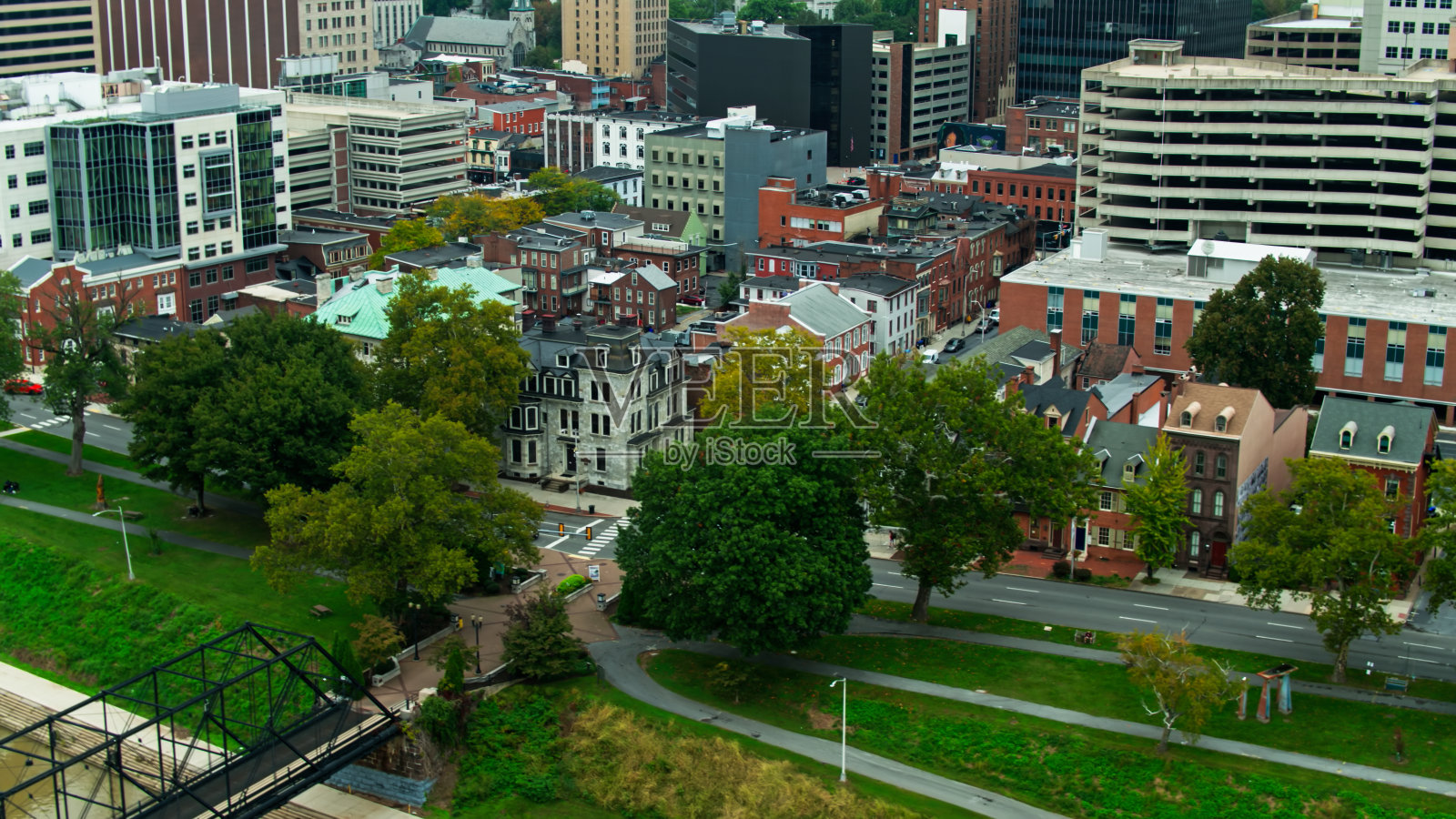 哈里斯堡滨河公园，PA -航拍照片摄影图片