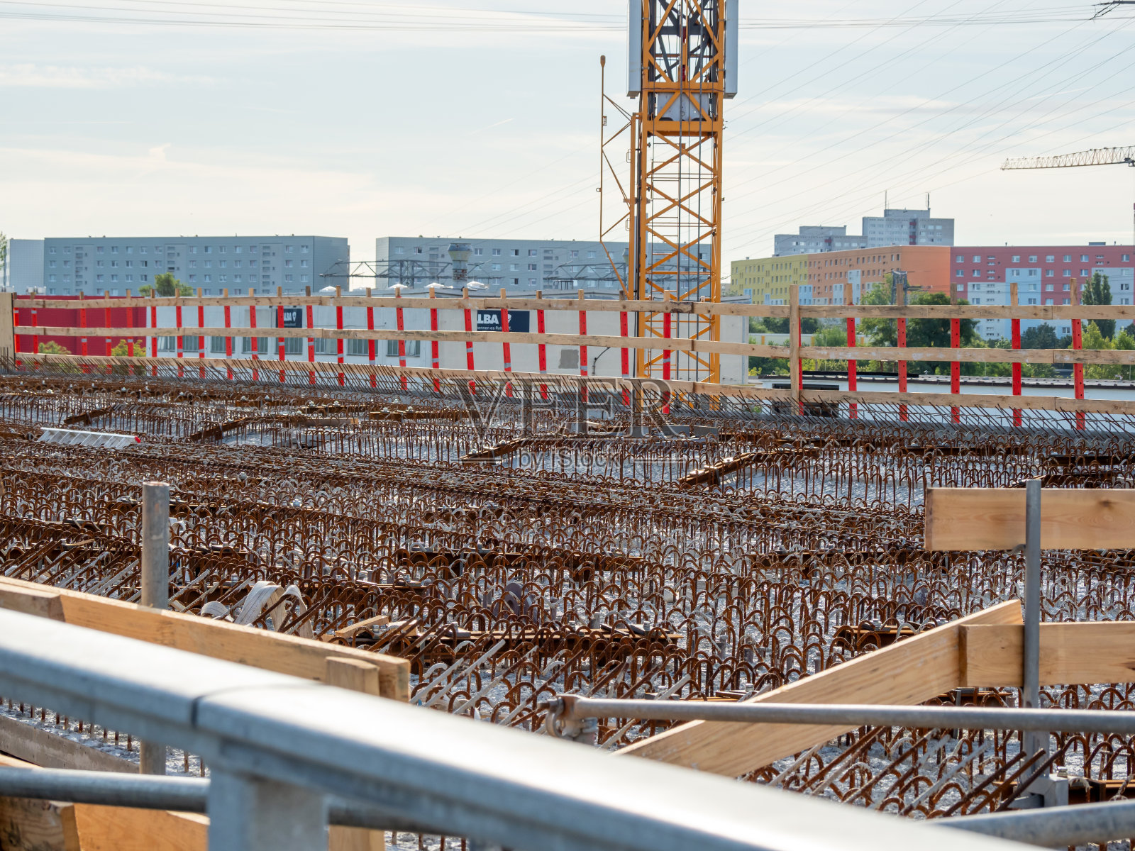 施工现场的钢筋混凝土。照片摄影图片