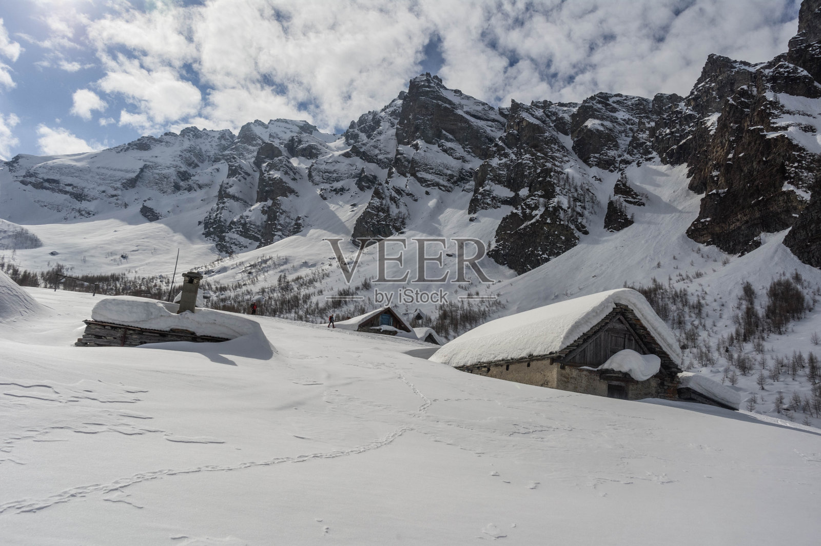 冬天的小木屋照片摄影图片