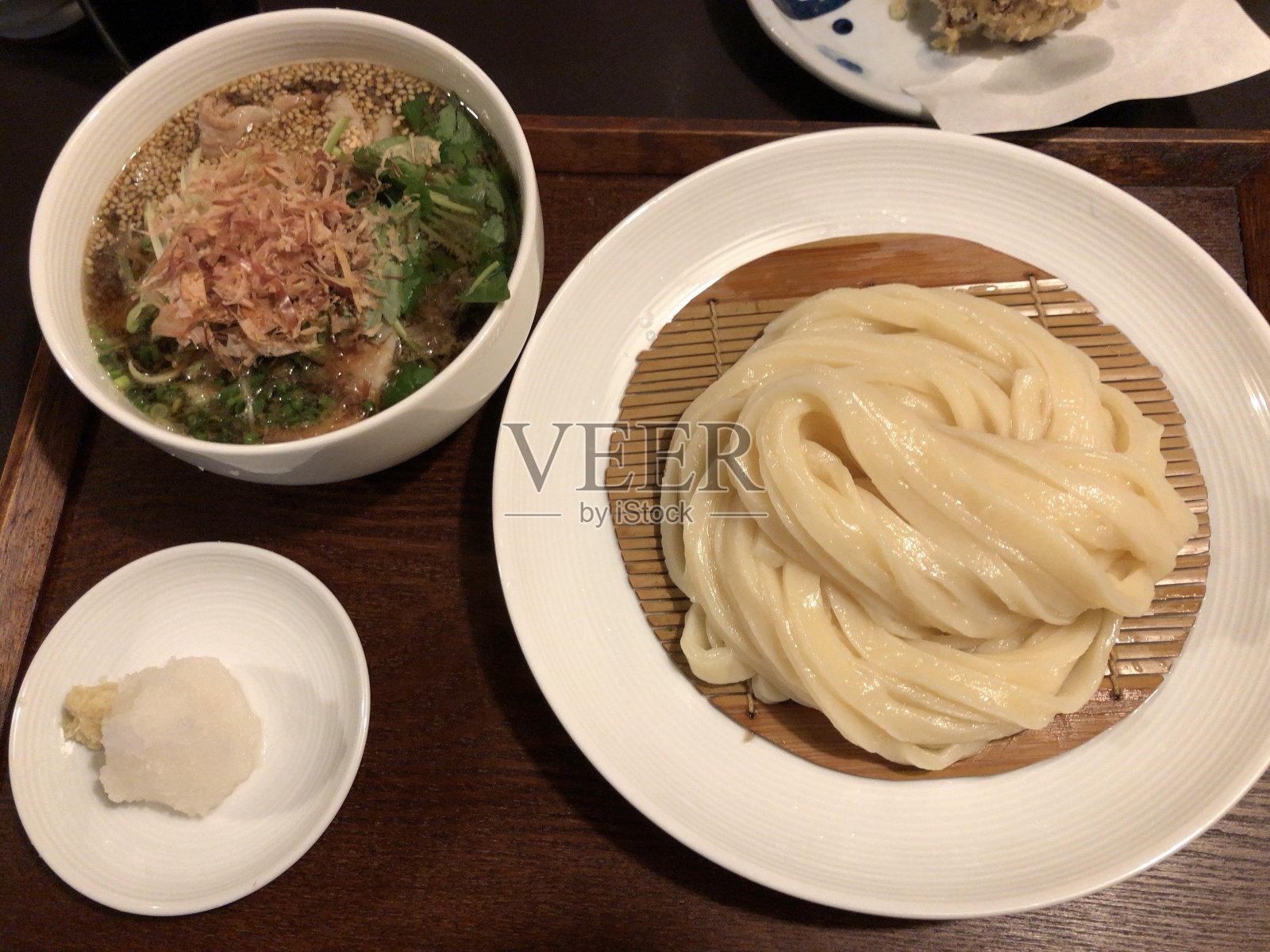 蘸酱乌冬面照片摄影图片