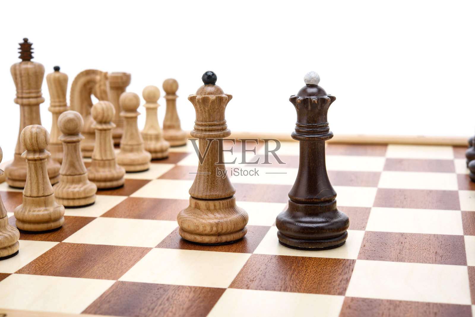 米色棕色木制象棋不同的棋子人物照片摄影图片