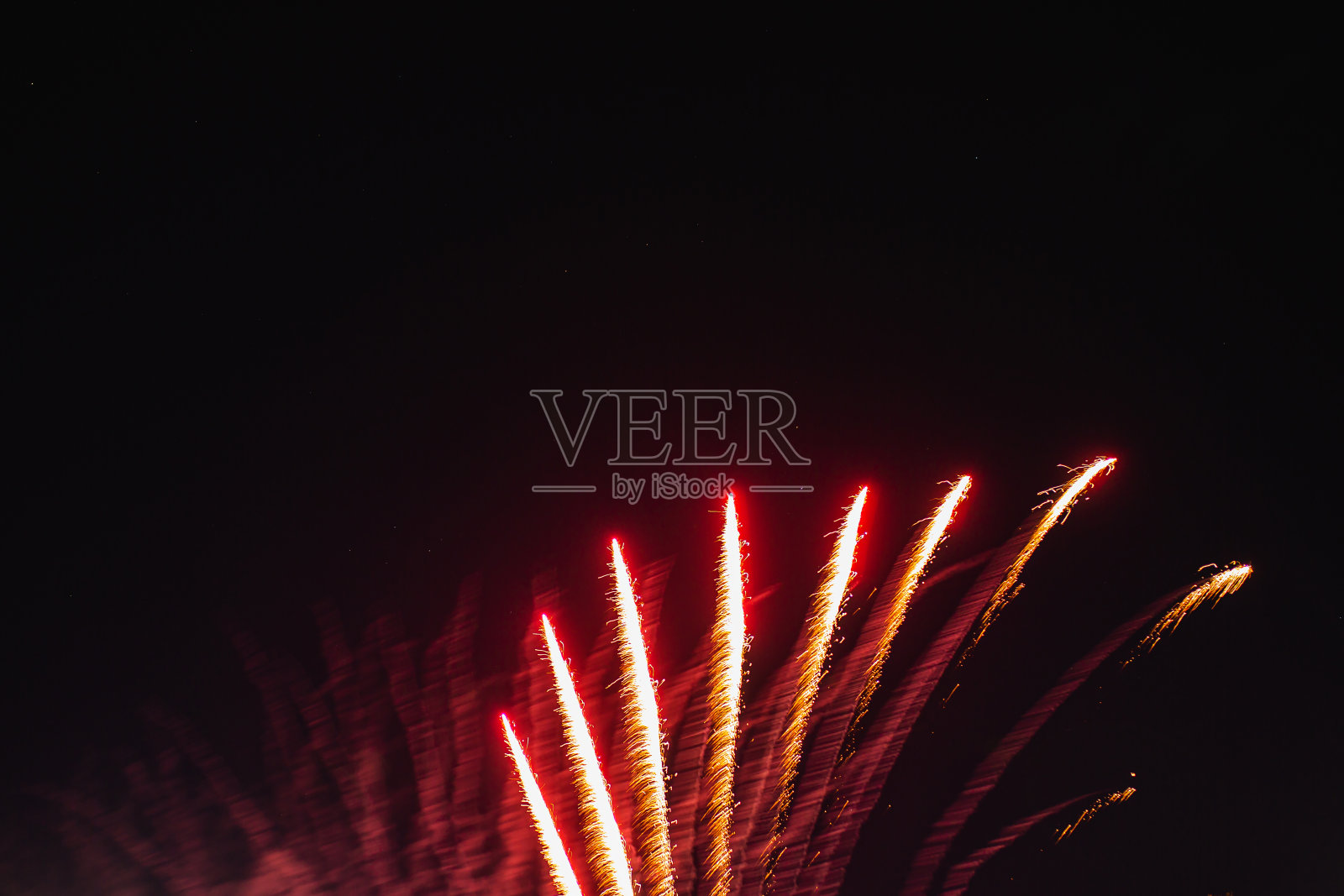 黑色背景烟花照片摄影图片