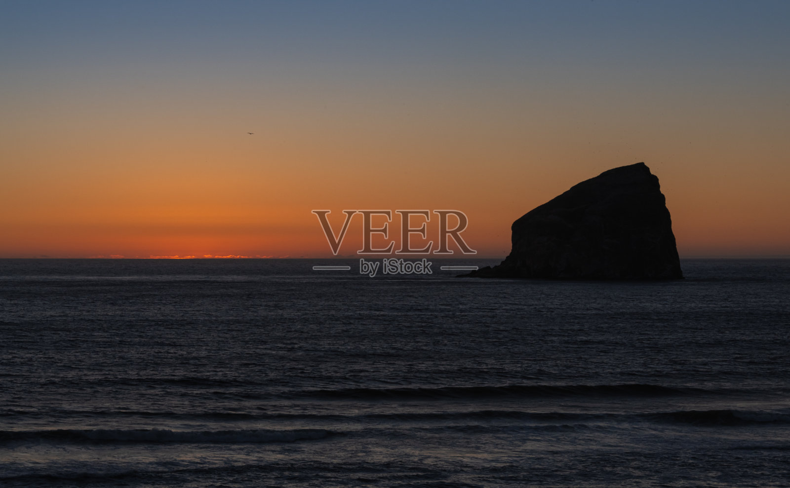 日落的俄勒冈海岸线照片摄影图片