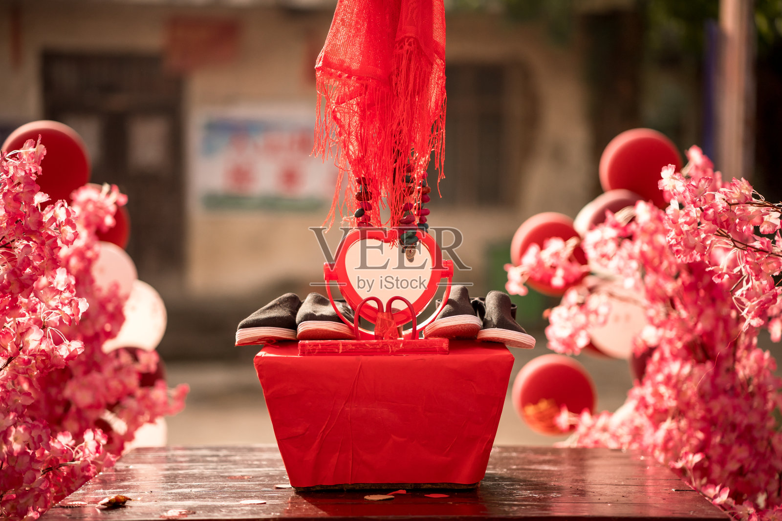 传统中式婚礼细节照片摄影图片