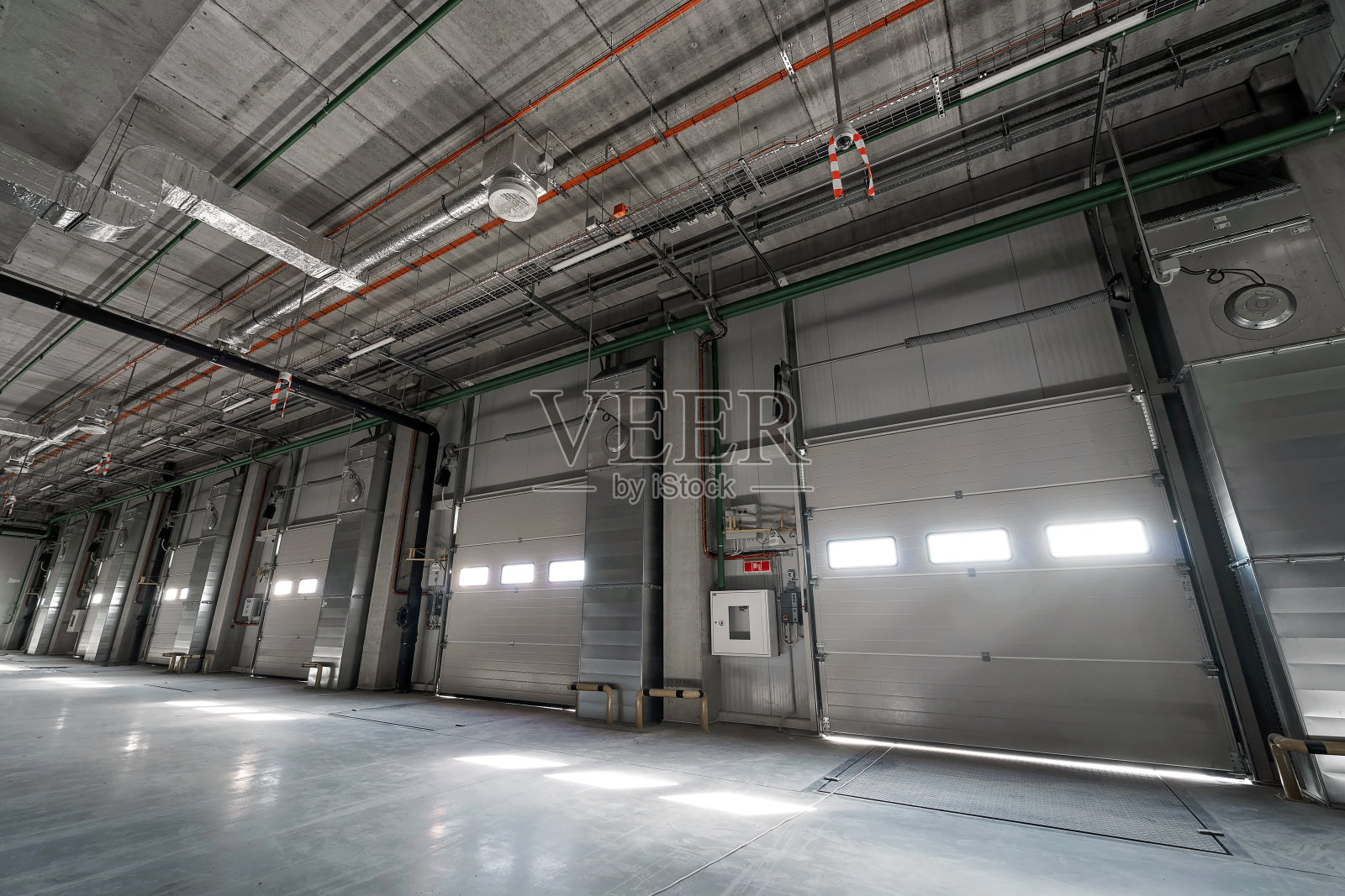 大型工业仓库的内部照片摄影图片