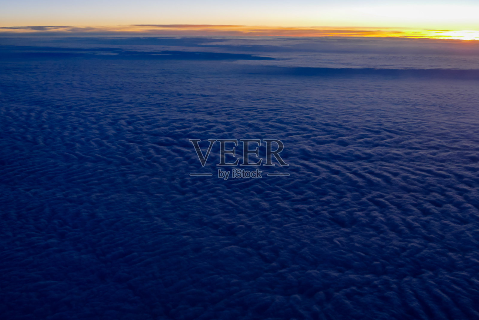 从空中的飞机上看到的美丽的云图照片摄影图片