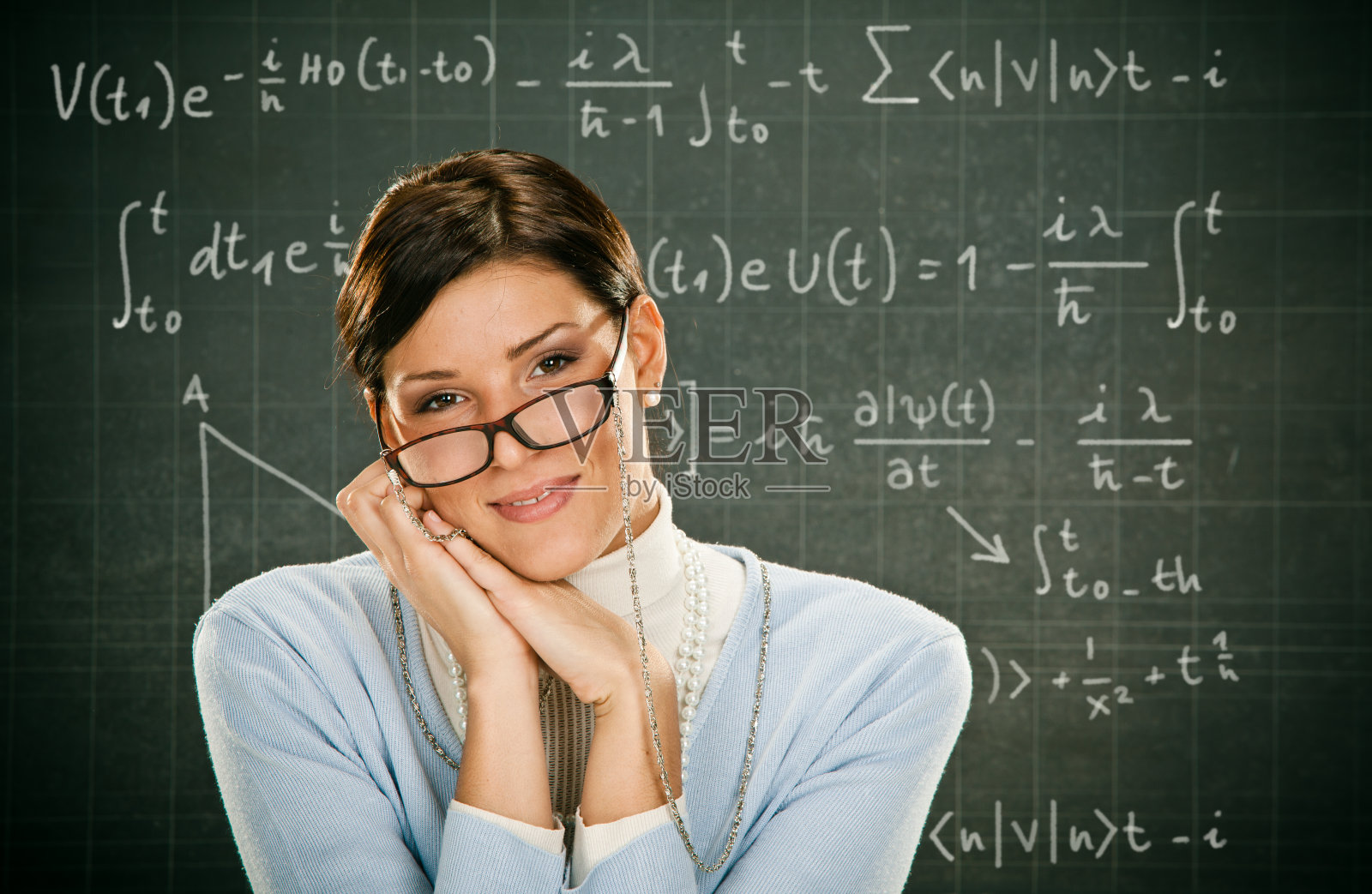 年轻漂亮的老师照片摄影图片