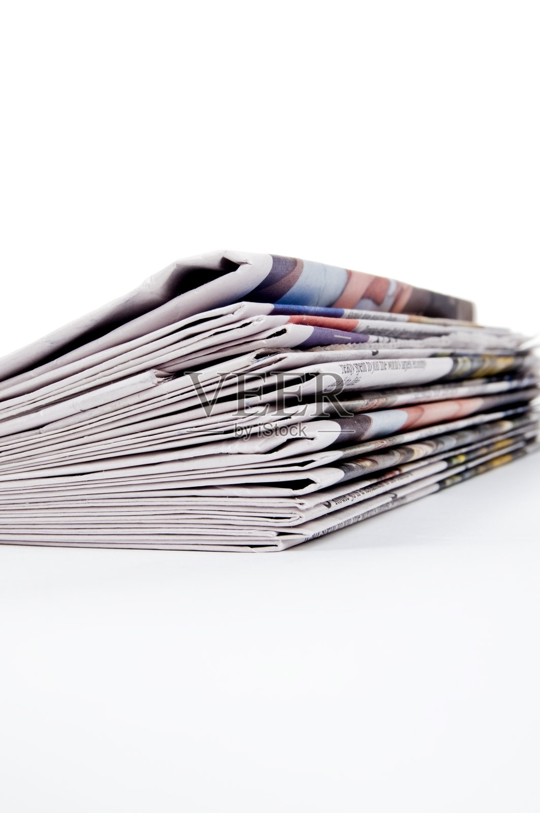 怀特上的一堆报纸照片摄影图片