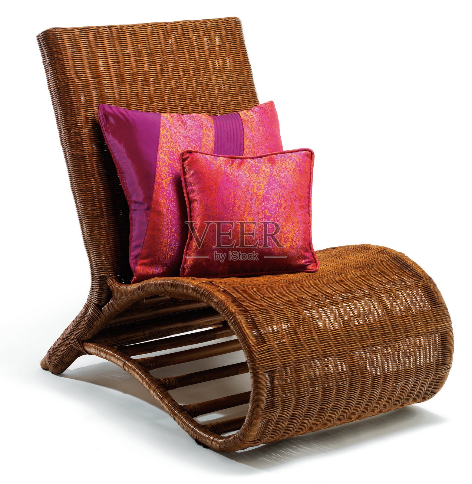 室外的椅子上照片摄影图片