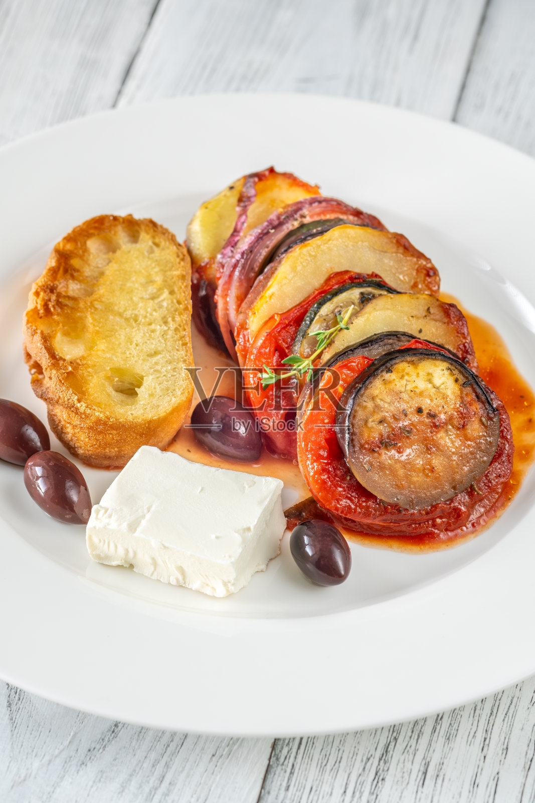 Briam希腊蔬菜烤制照片摄影图片