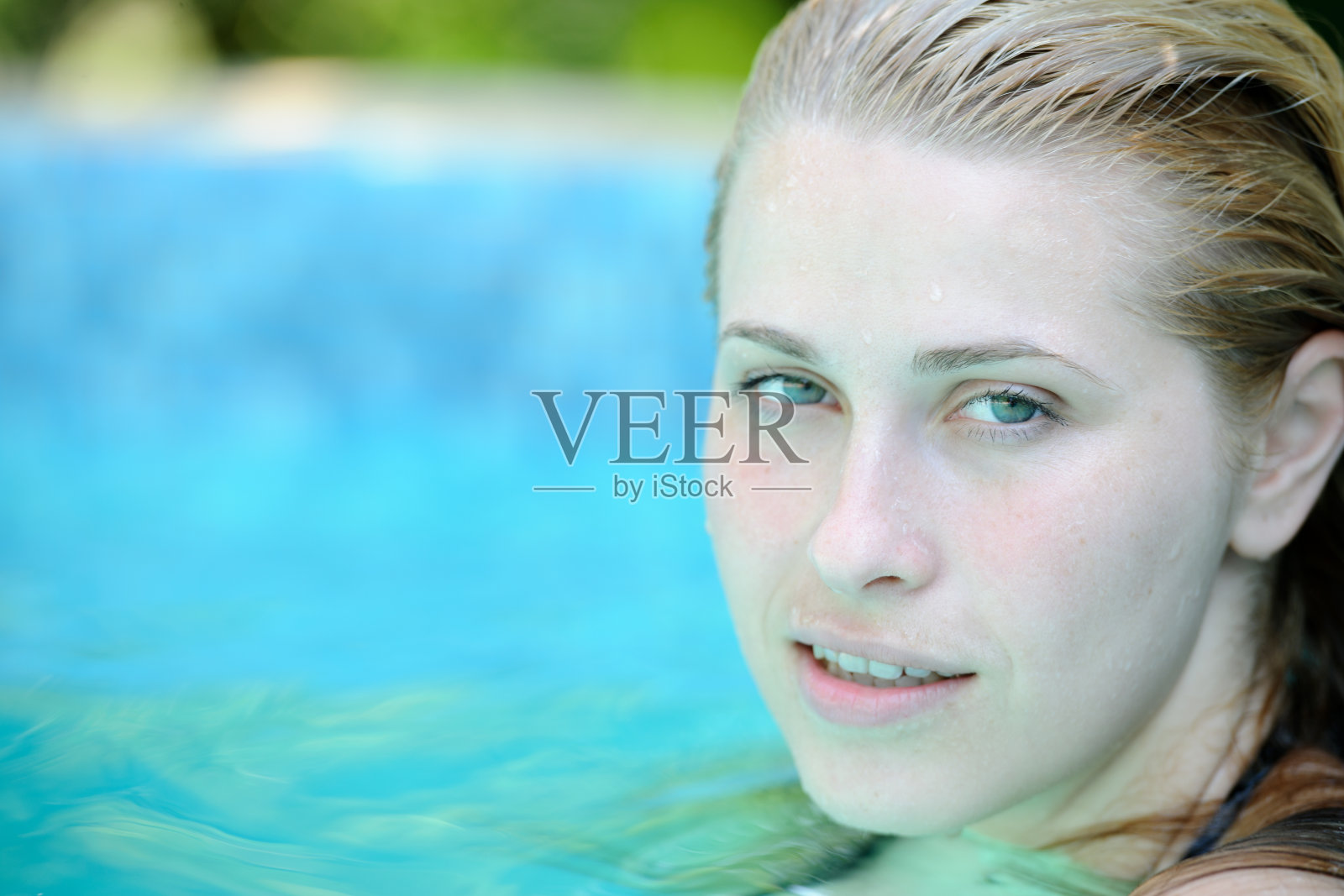 湿的女人照片摄影图片