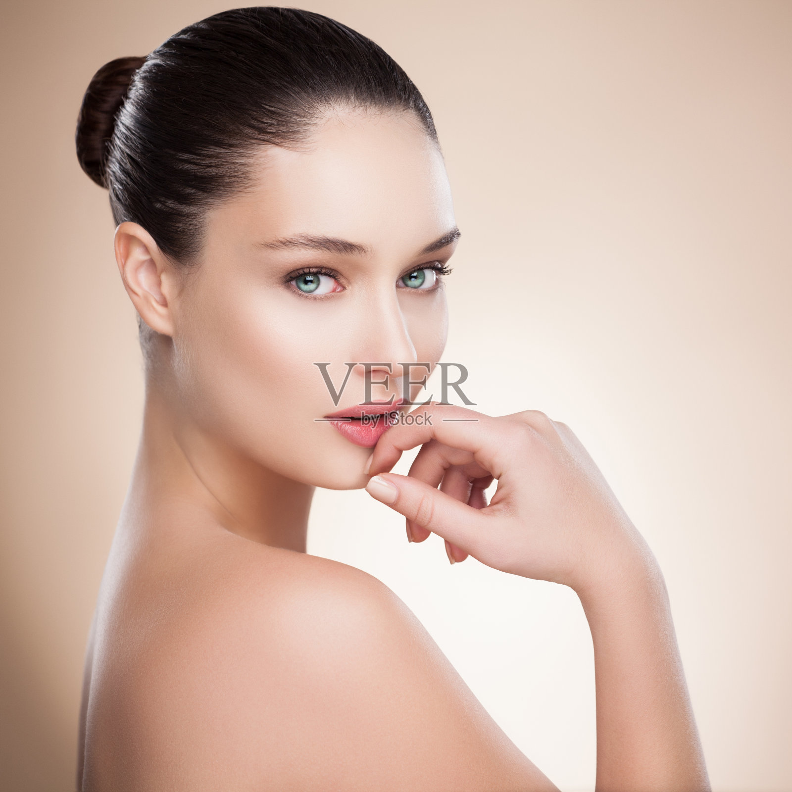 完美的黑发女性肖像照片摄影图片